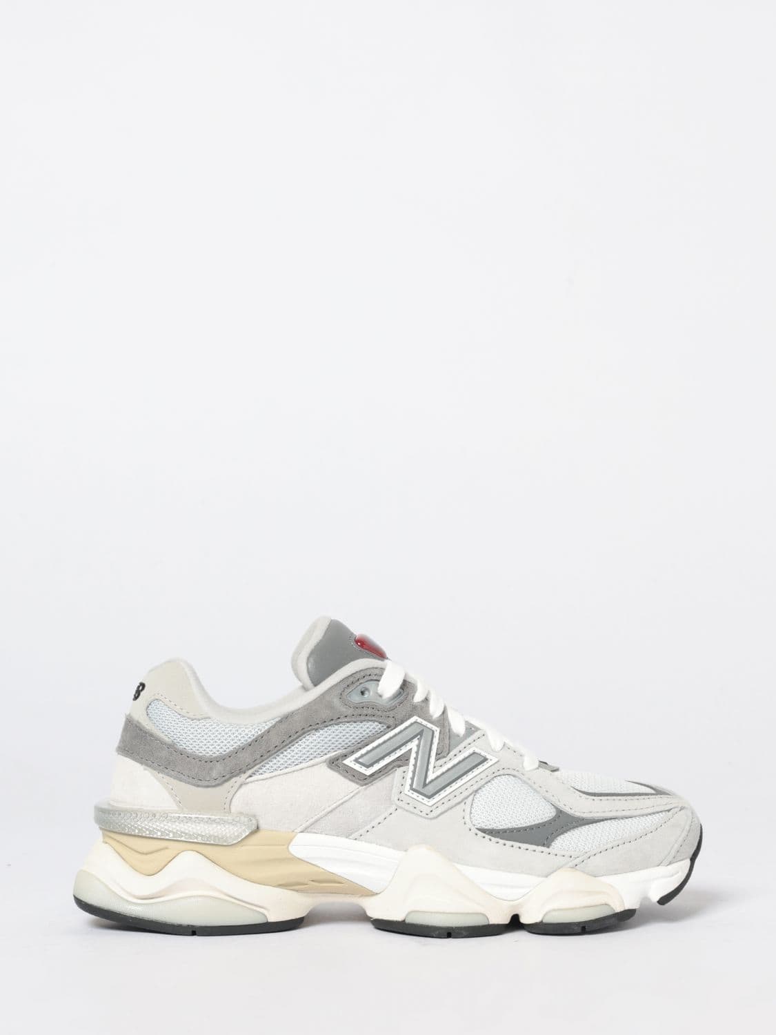 New Balance Sneakers Men color Grey