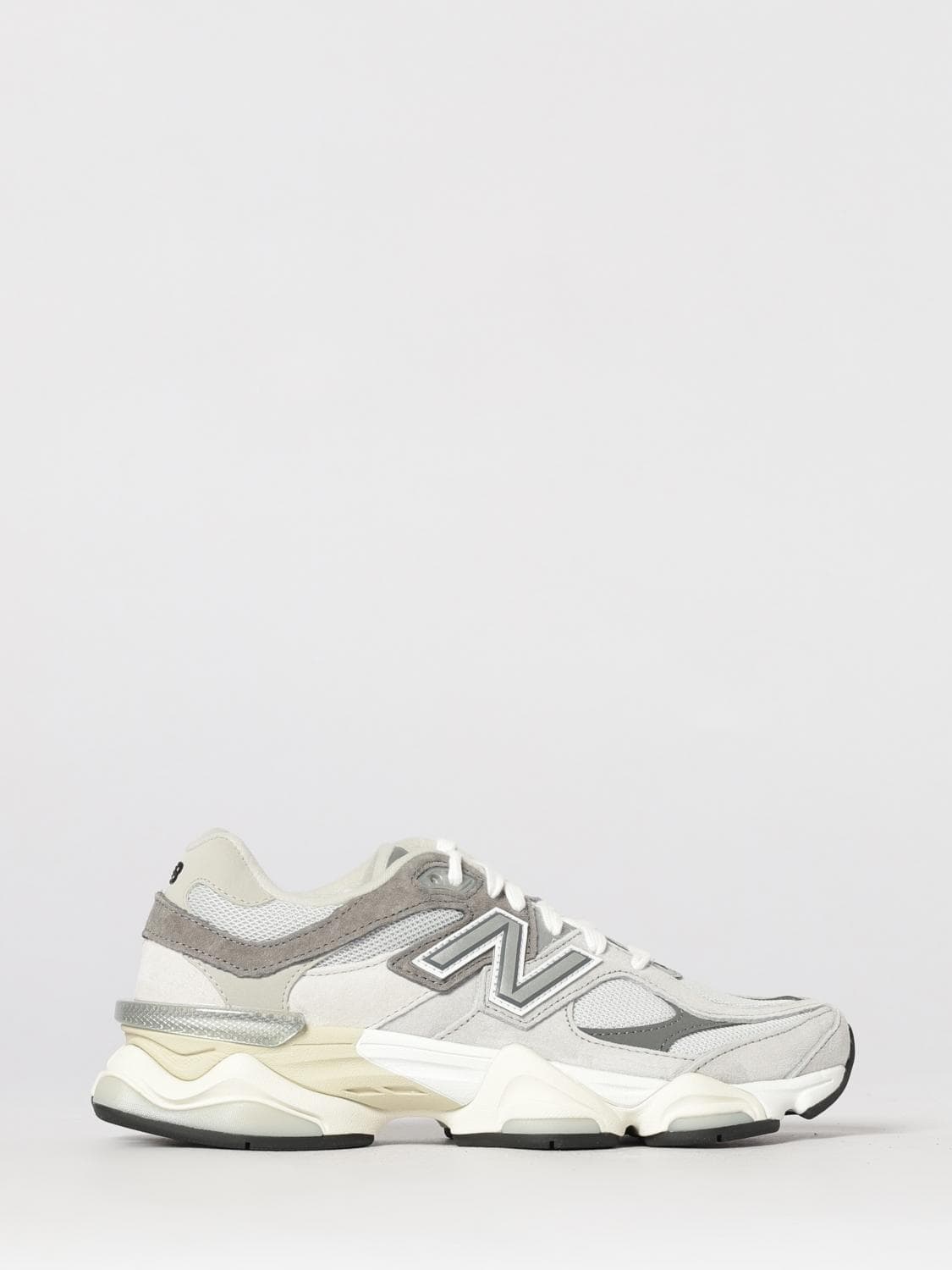 New Balance Sneakers Woman color Grey