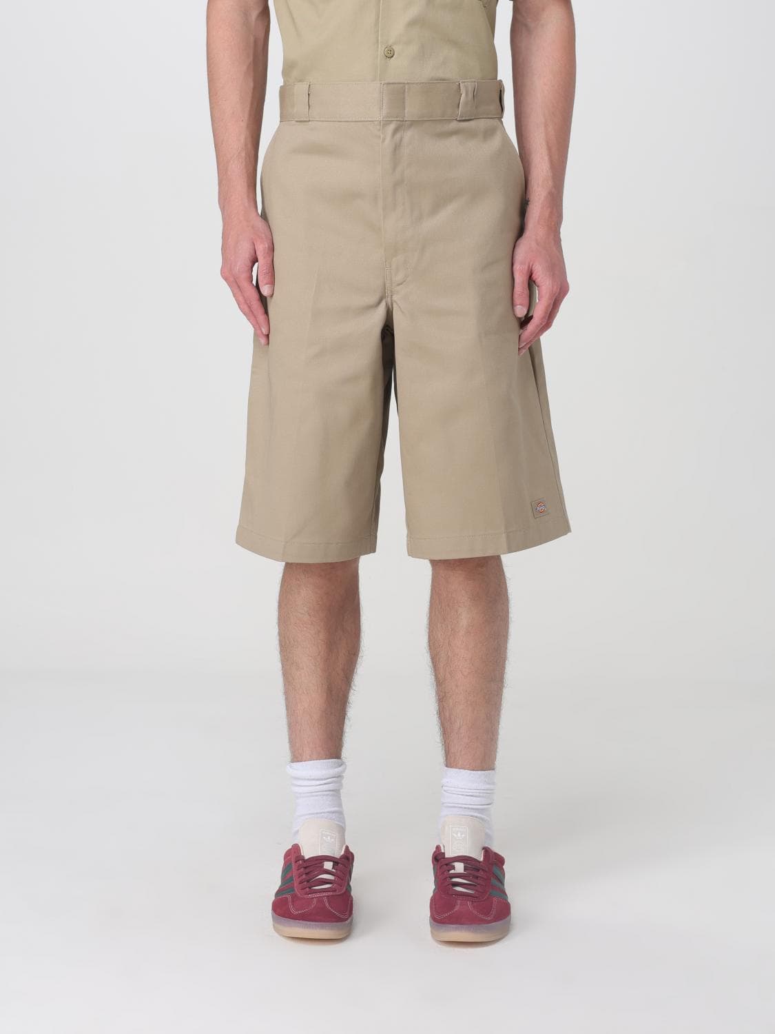 Dickies Shorts Men color Kaki