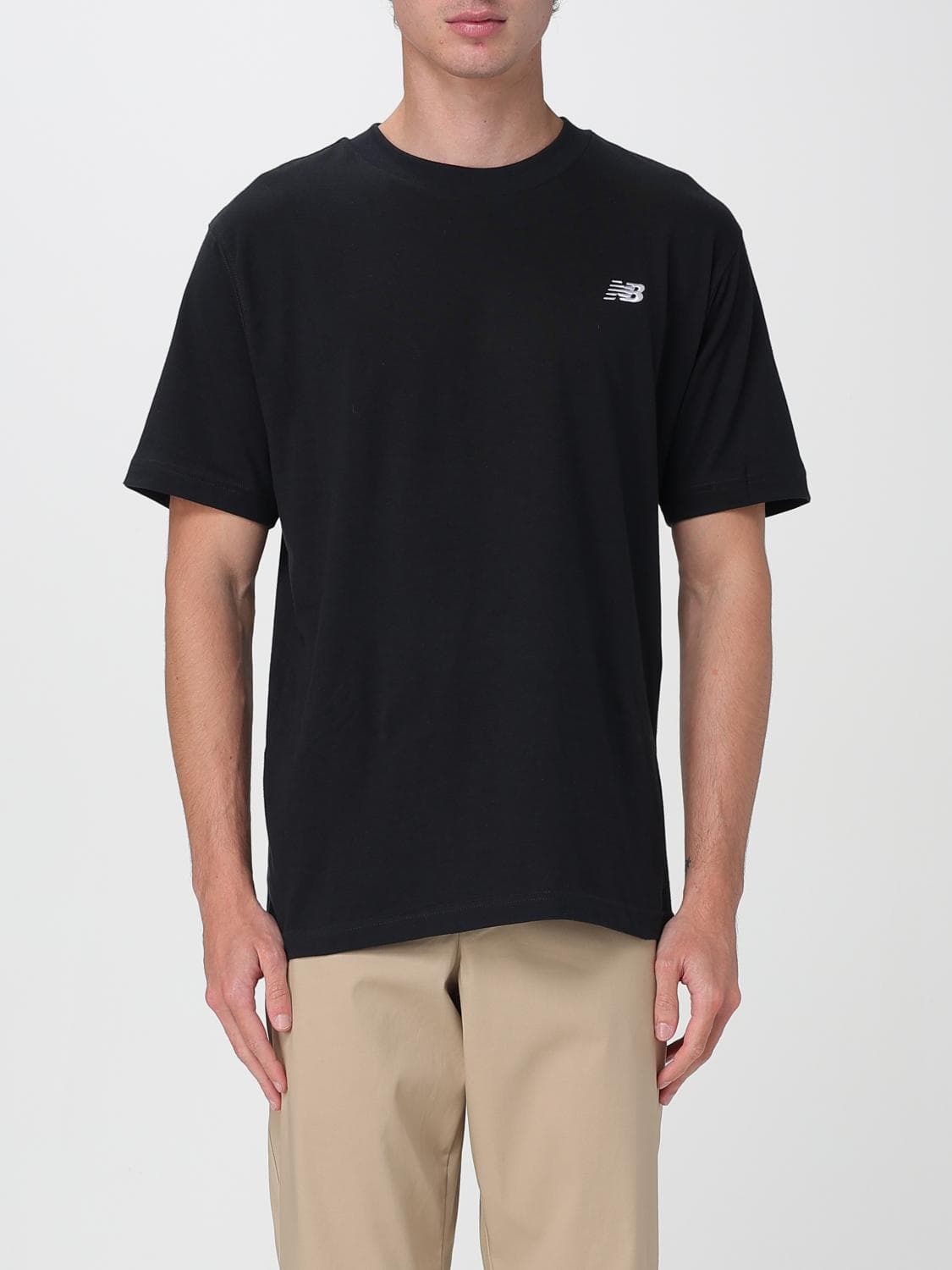 New Balance T-Shirt Men color Black