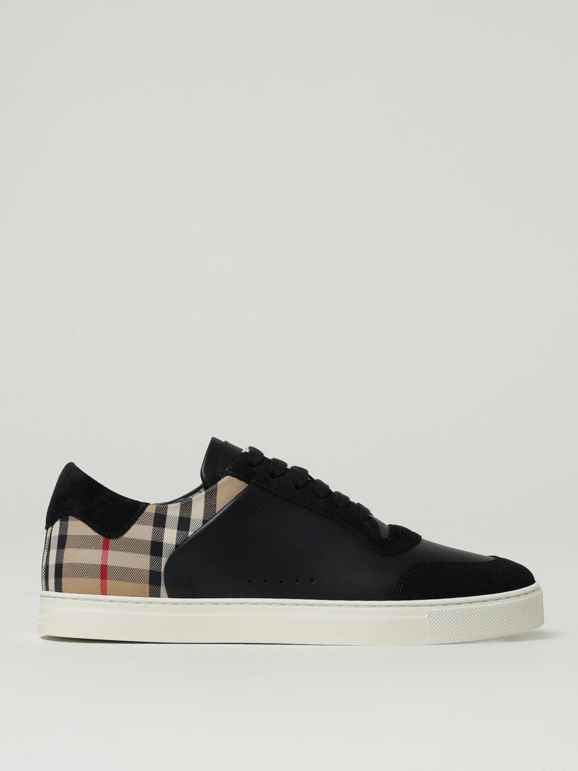 Burberry Sneakers Men color Black
