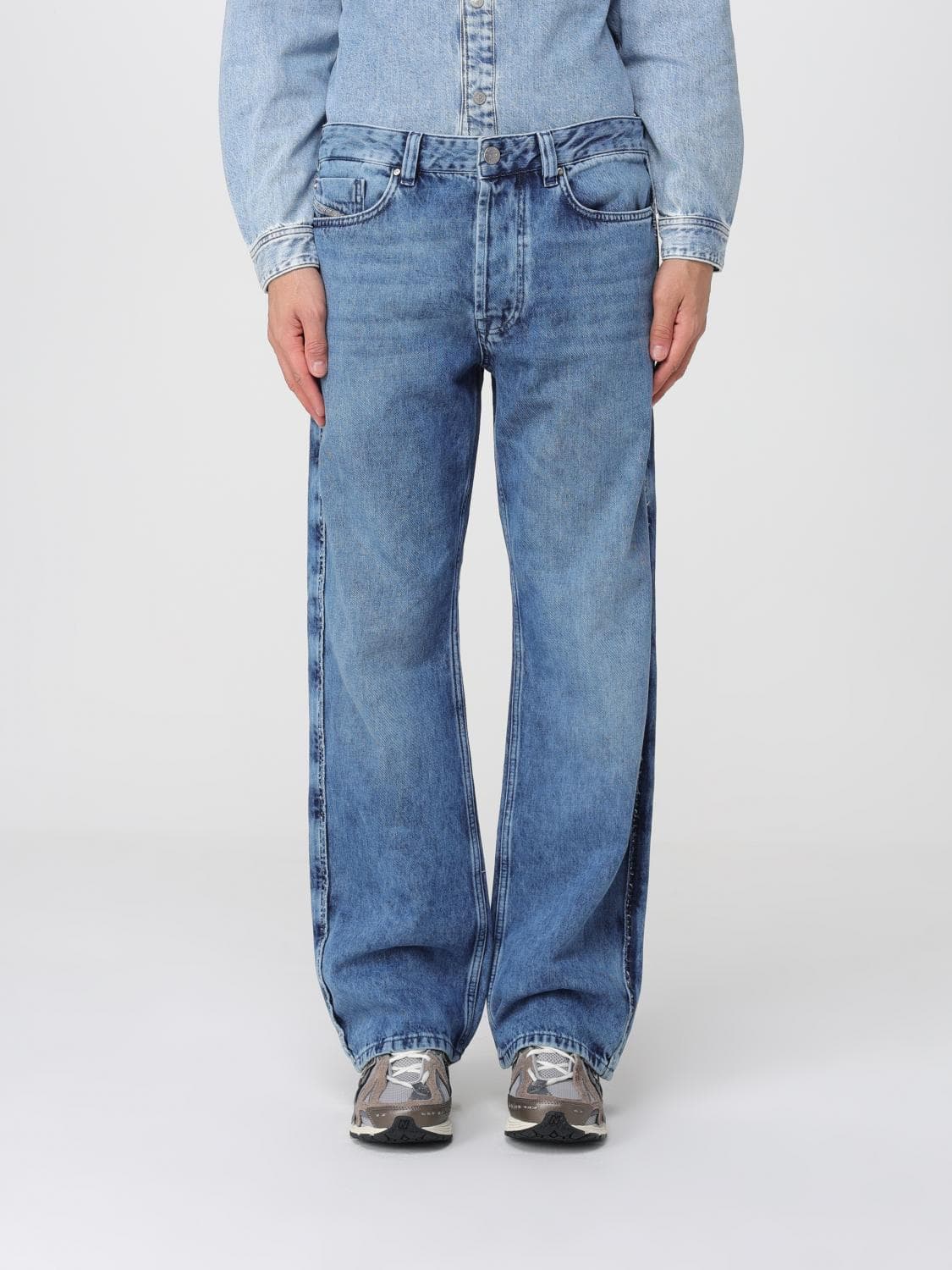 Diesel Straight Jeans in Cotton Denim · 32