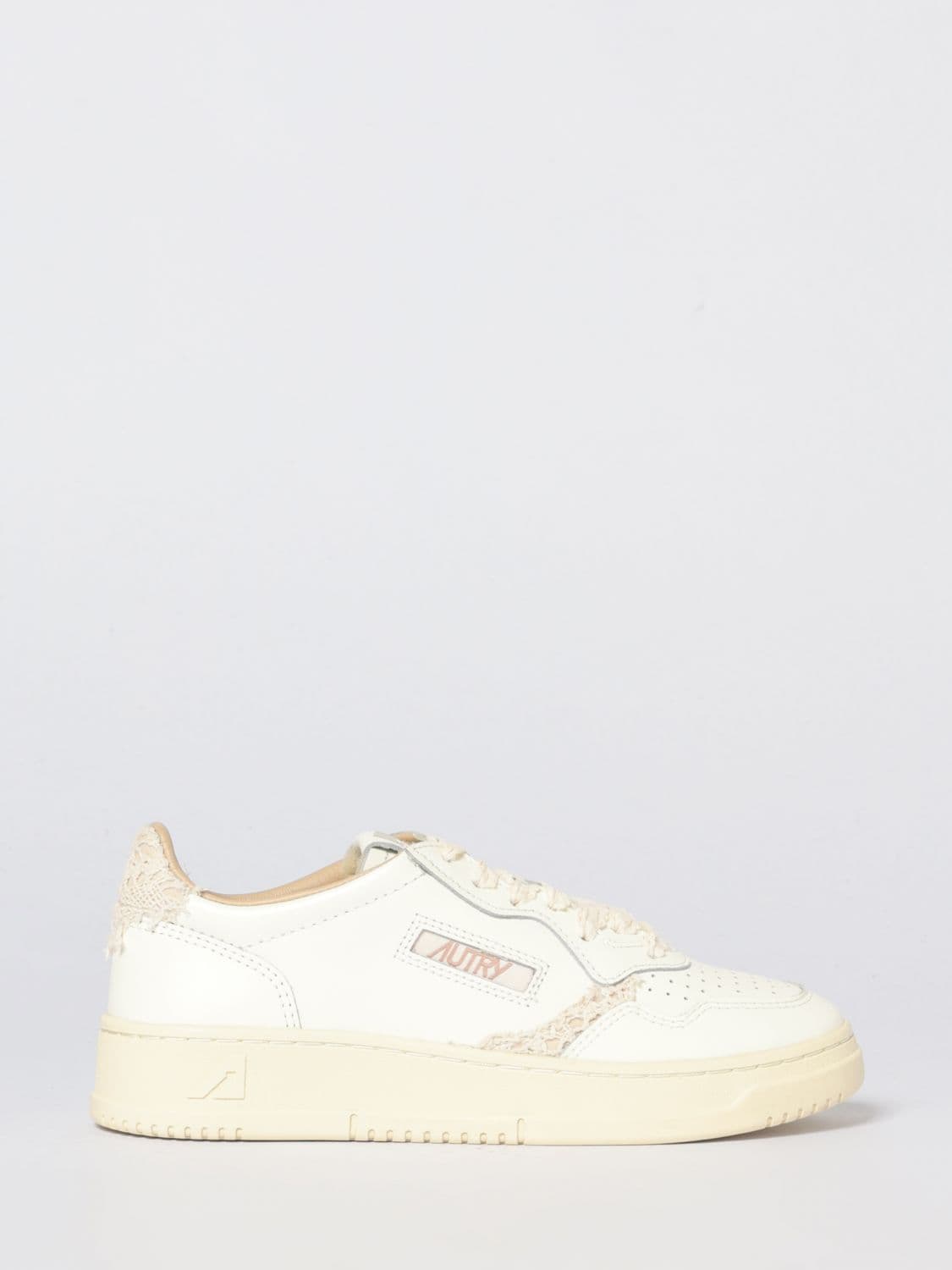 Autry Medalist Low Leather Sneakers with Lace Details · 37