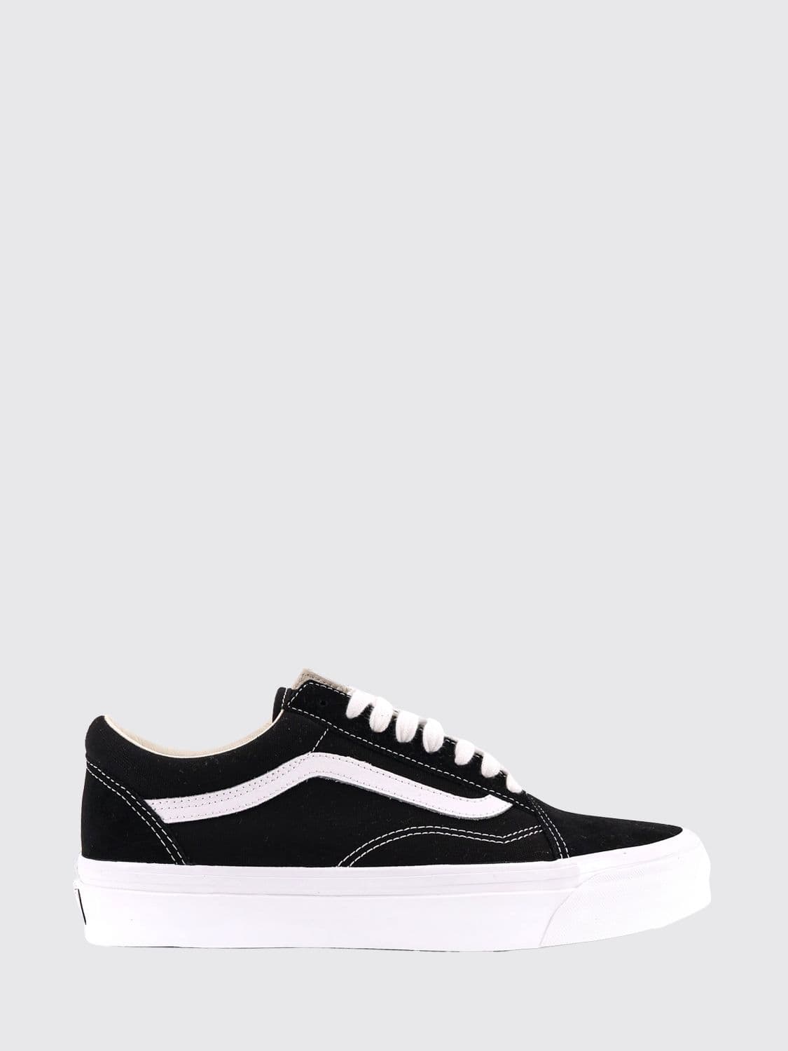Vans Sneakers Men color Black