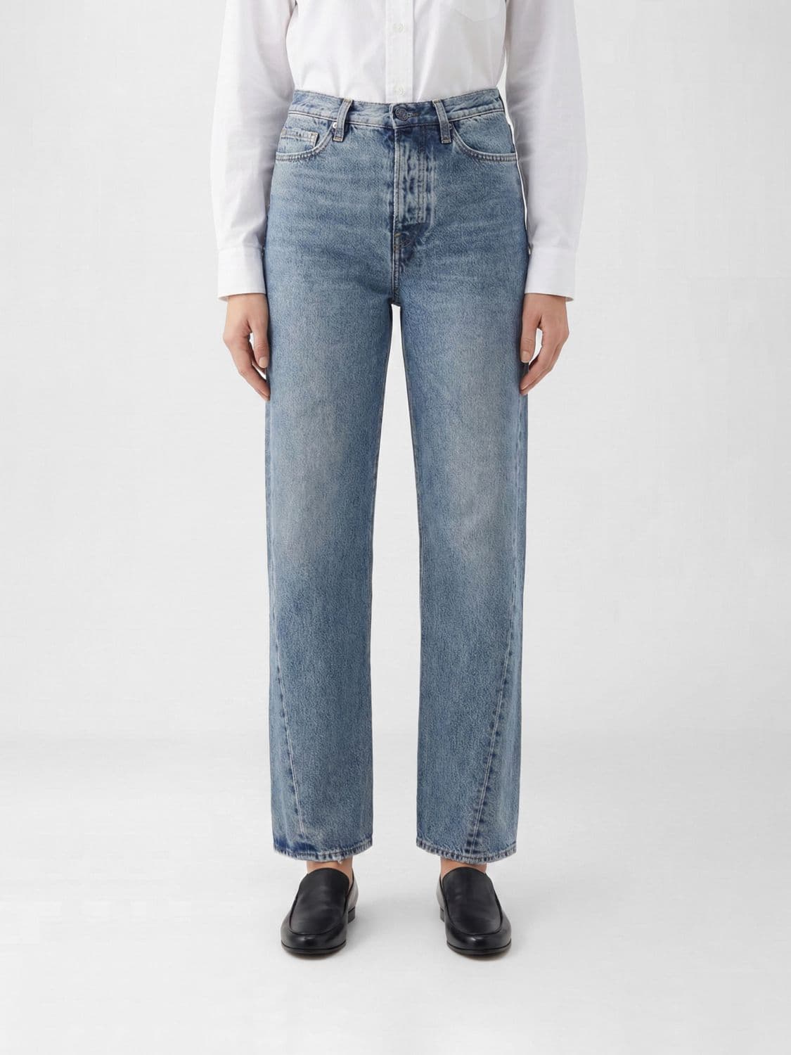 Toteme Straight Jeans in Denim · 29
