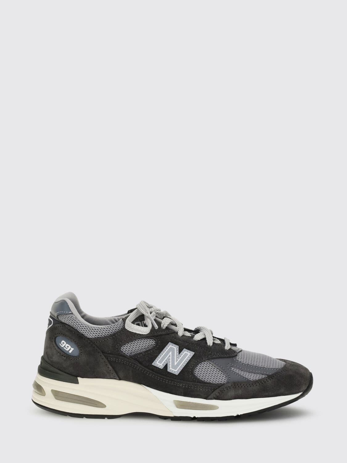 New Balance Made in UK 991v2 Sneakers in Suede and Mesh