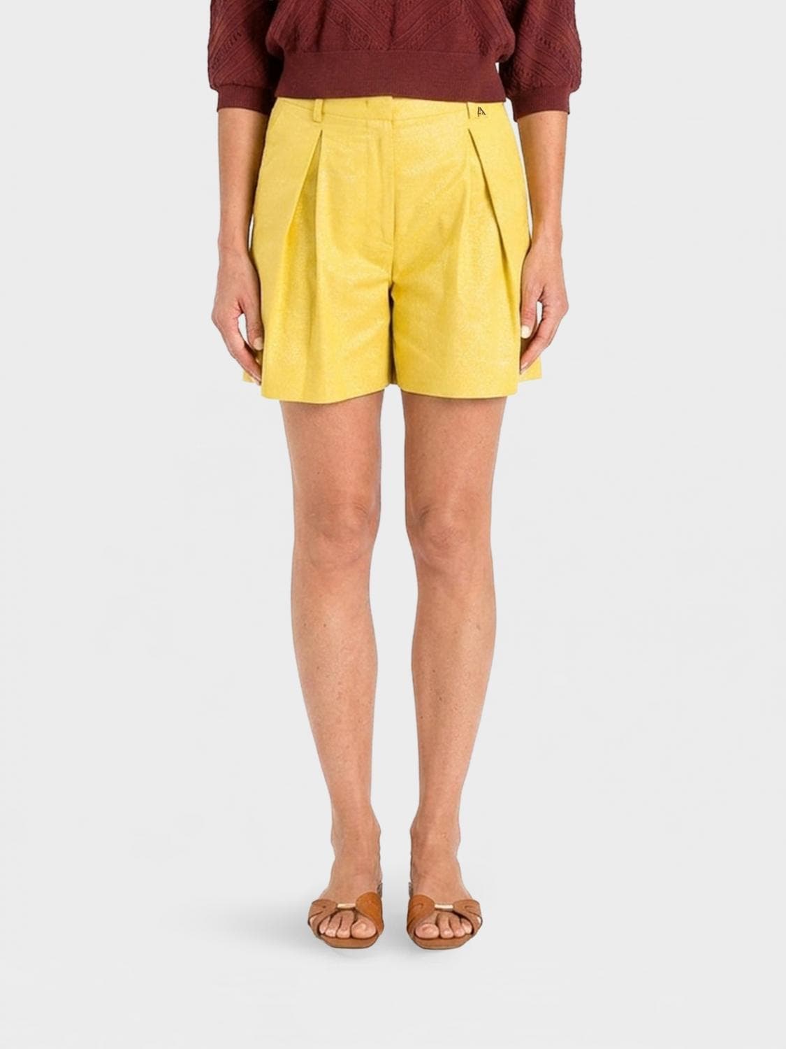 Actitude Twinset High-Waisted Shorts in a Linen and Cotton Blend · L