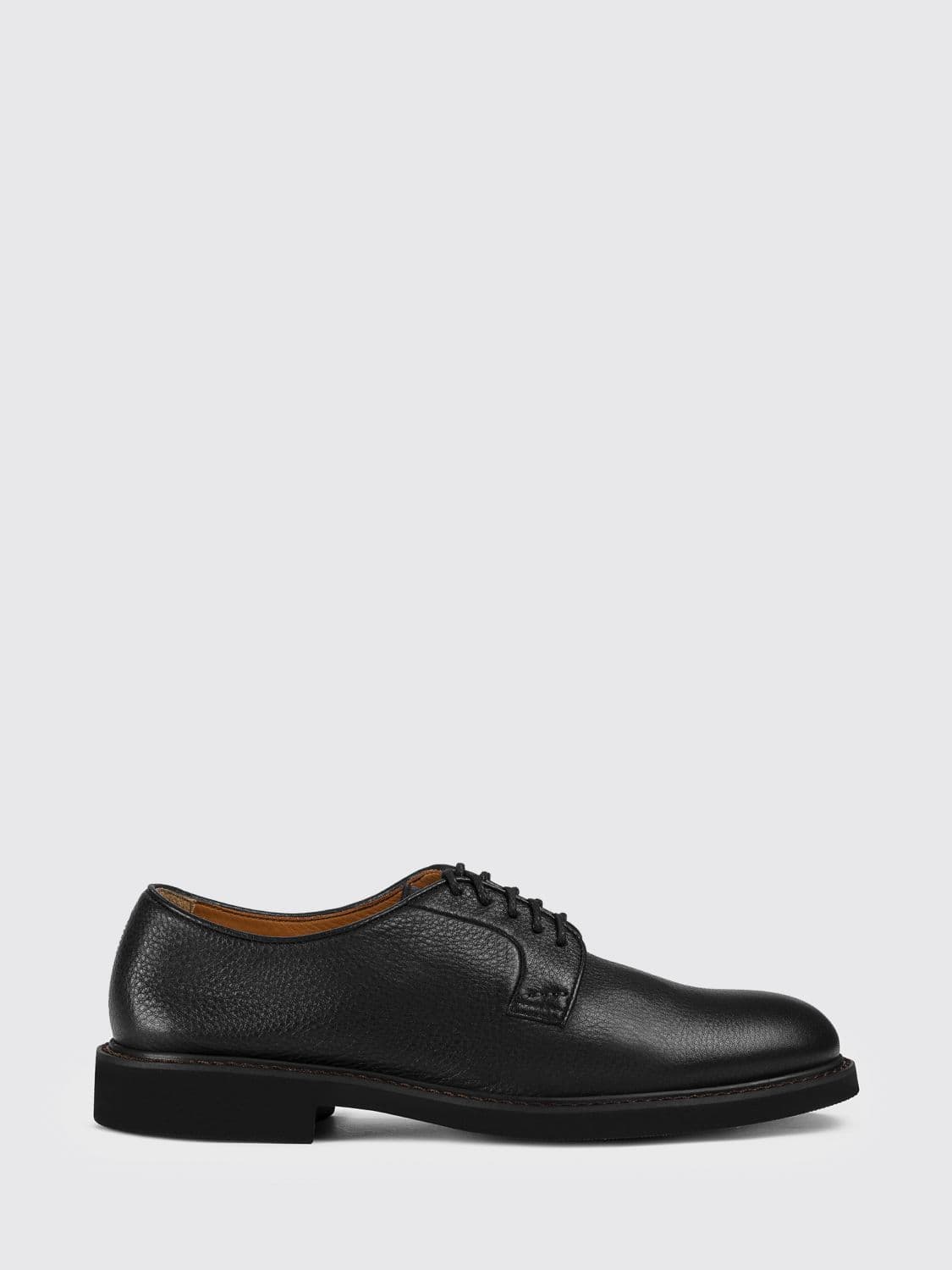 Doucal's Pebbled Leather Derby Shoes with Round Toe and Rubber Sole