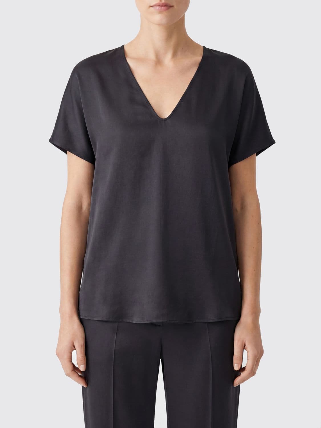 Alysi V-Neck Pure Silk Blouse with Short Sleeves and a Straight Cut