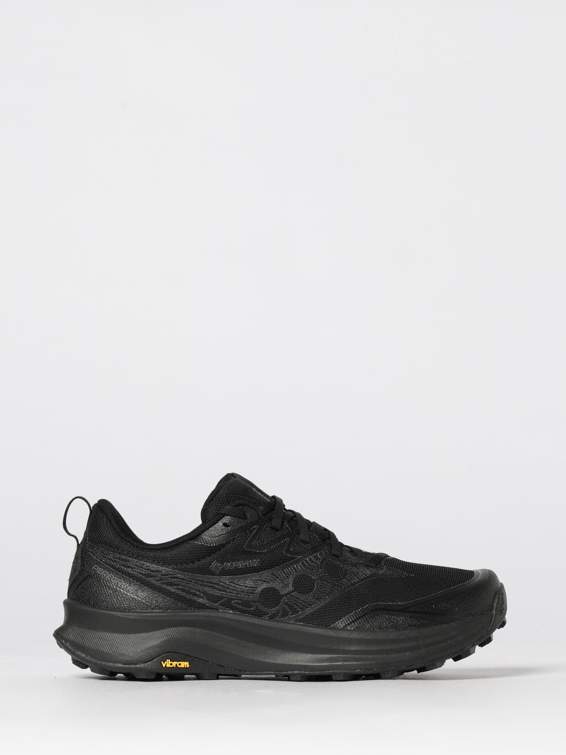 Saucony Peregrine 16 GTX Gore-Tex Sneakers with a Vibram Sole