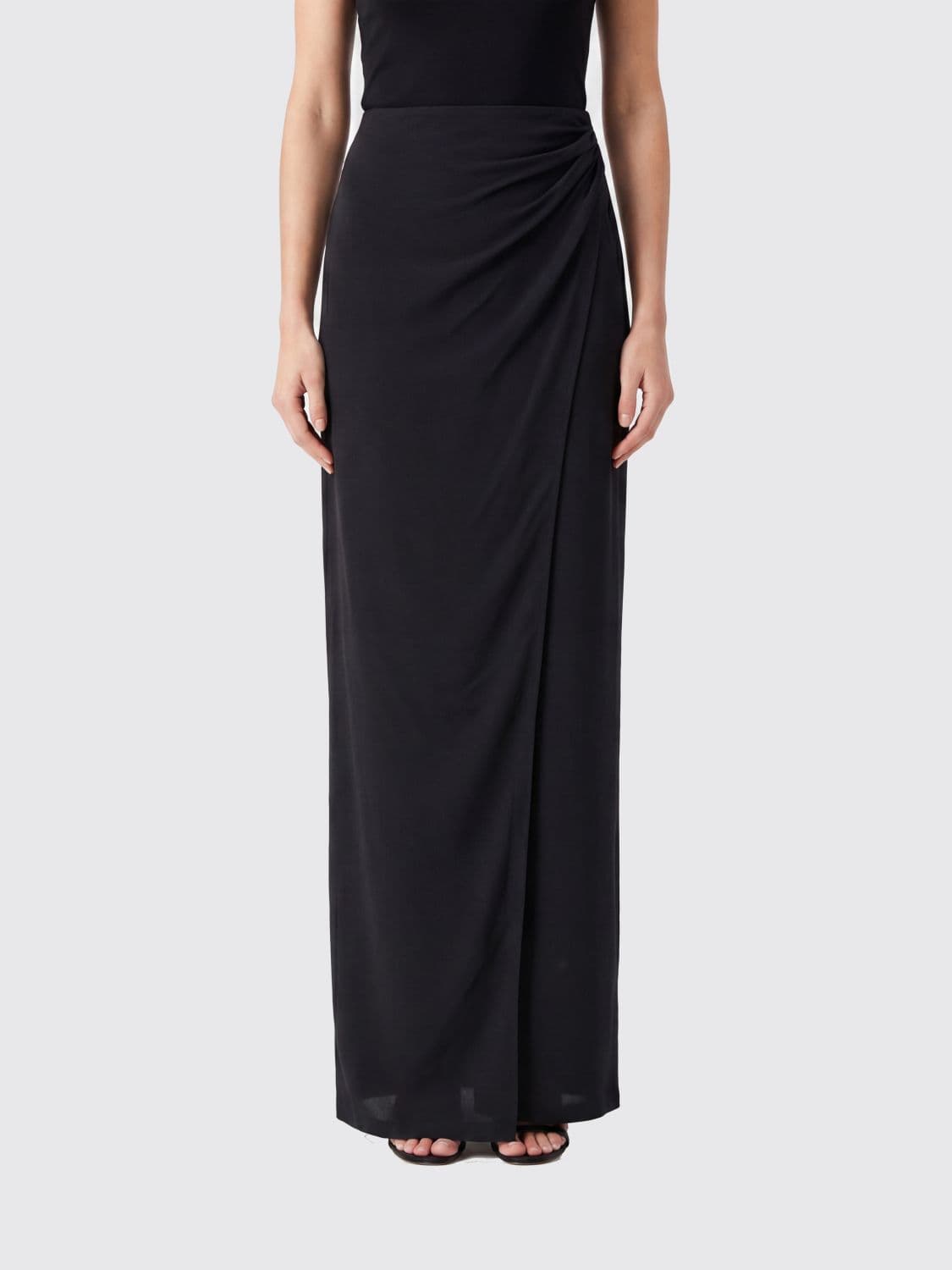 The Andamane Skirt woman