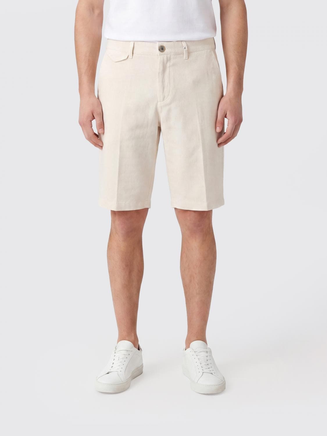 Myths Chino Shorts in Cotton · 52