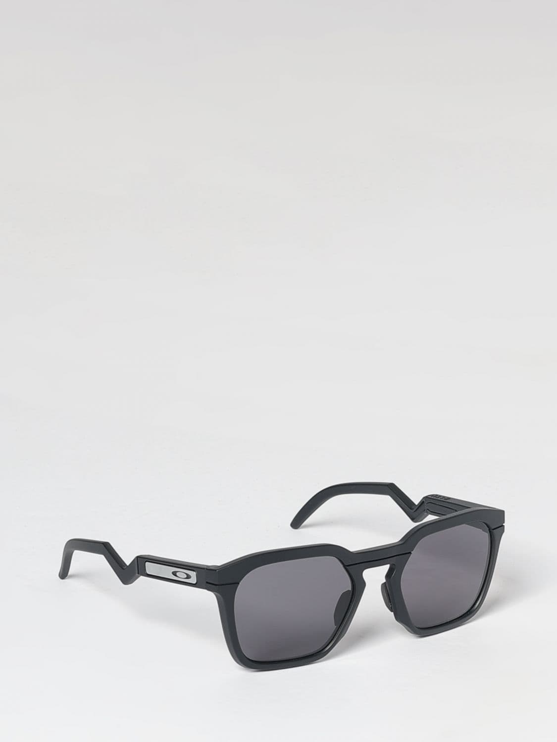 Oakley Sunglasses Men color Black