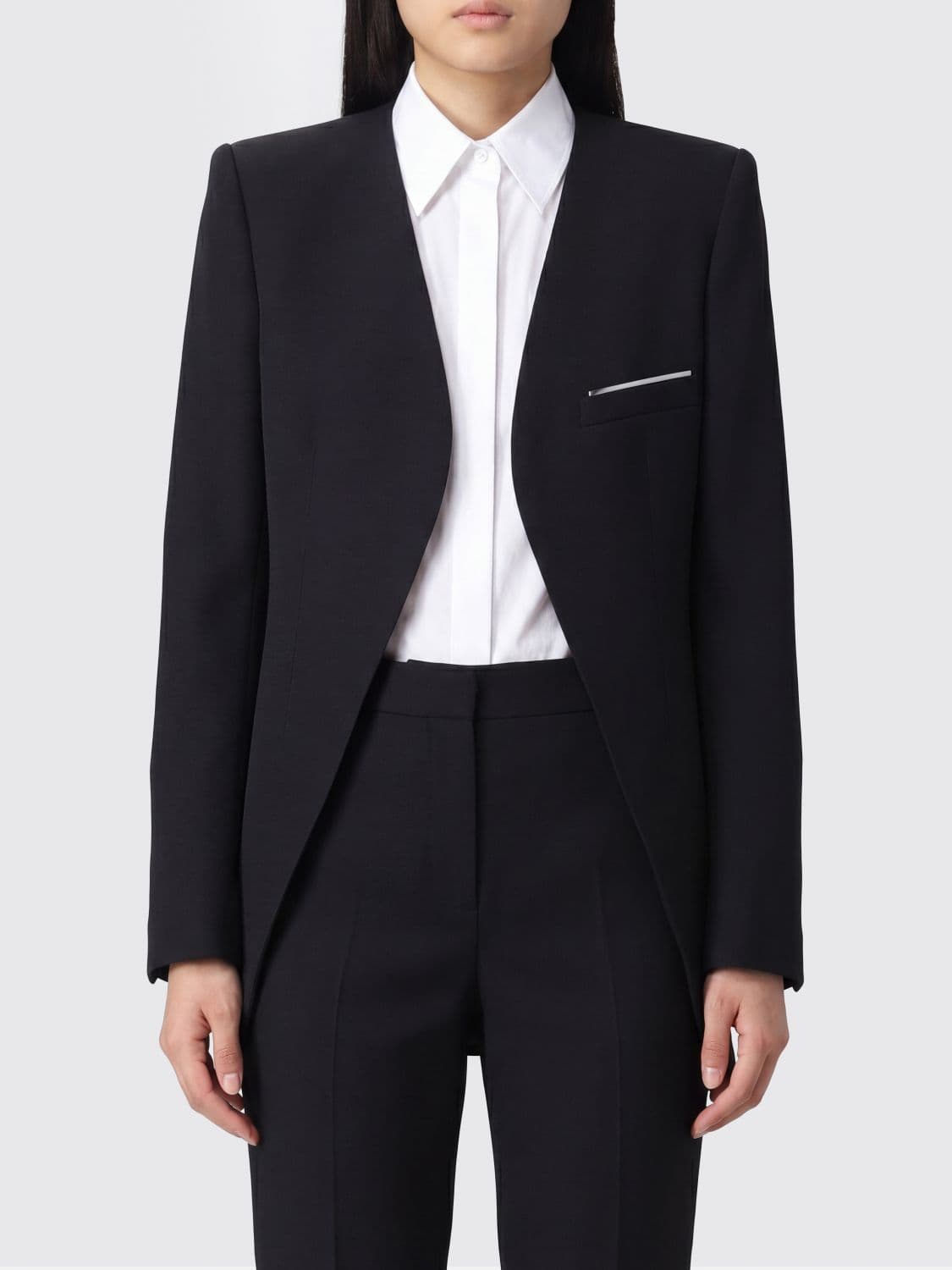 Tom Ford Cropped Wool and Silk Tuxedo Blazer with Padded Shoulders · 40