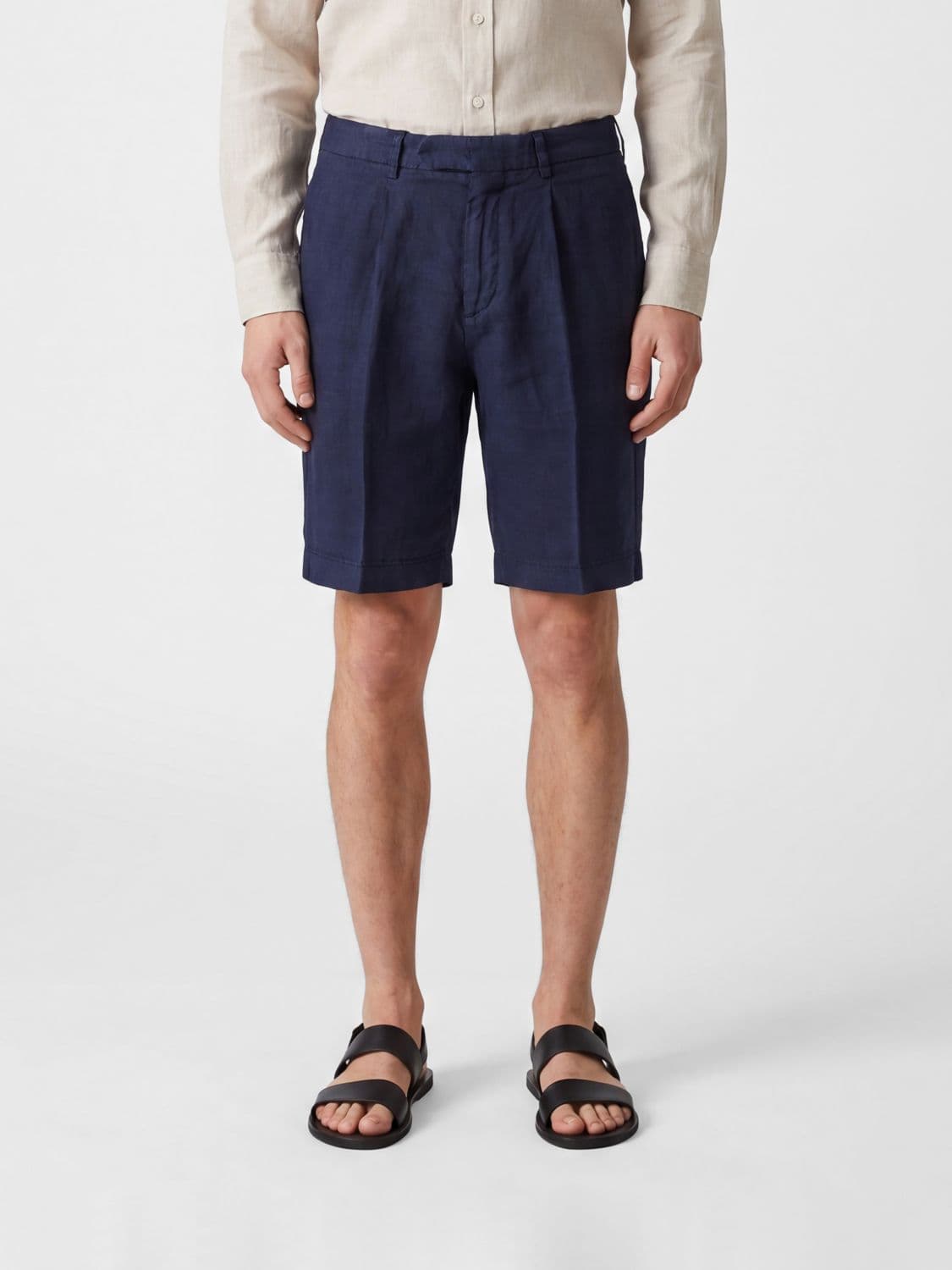 Boglioli Shorts Men color Navy