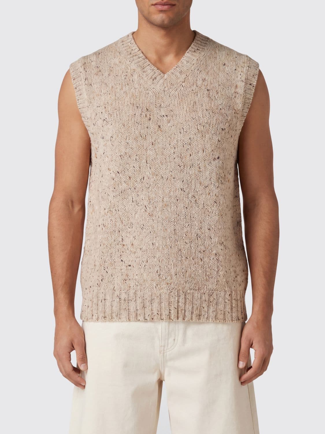 Howlin V-Neck Sweater Vest in Pure Wool with Ribbed Trims
