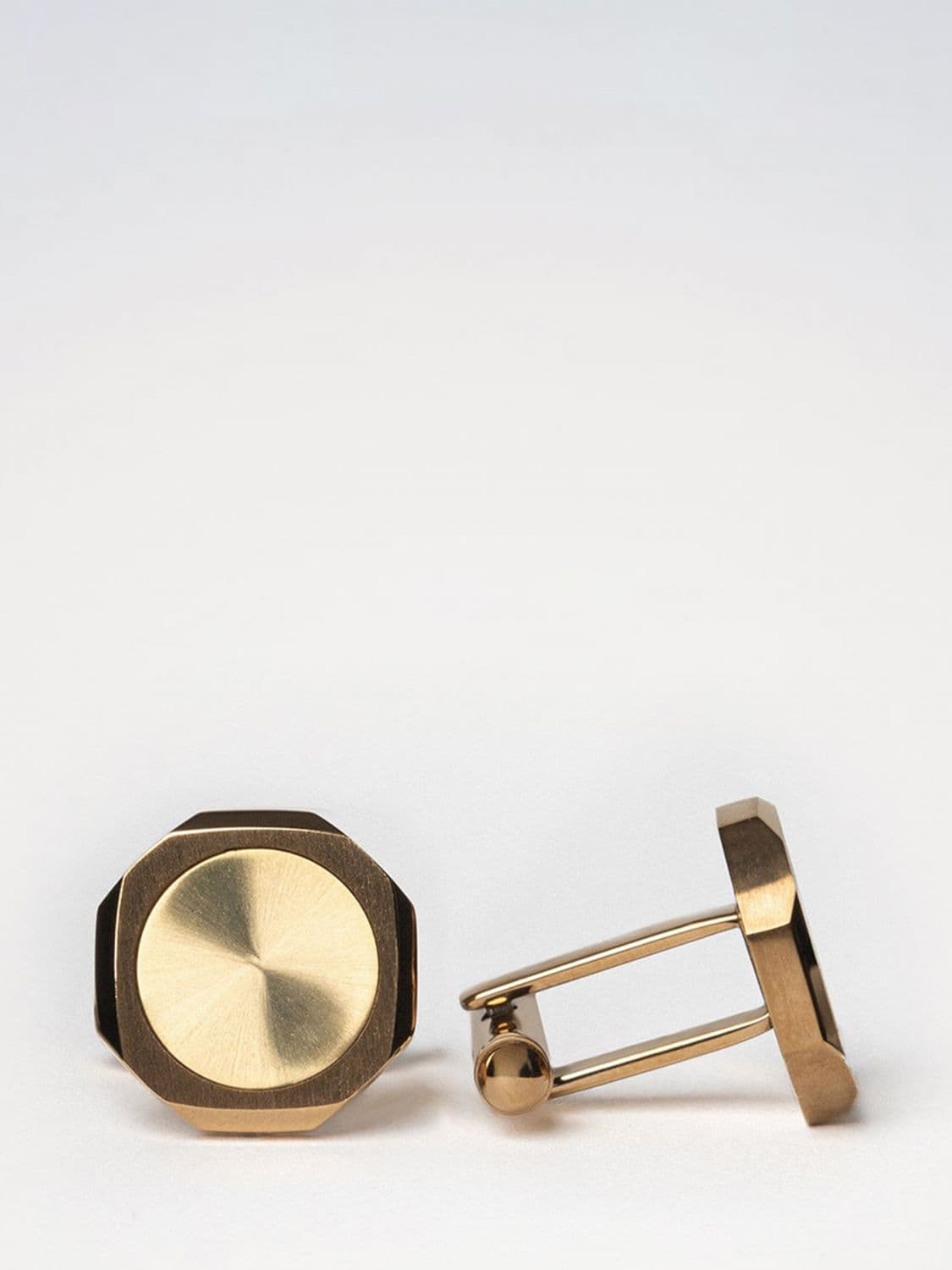 D1 Milano Chrome-Plated Steel Cufflinks with Rounded Shape and Engraved Logo · OS