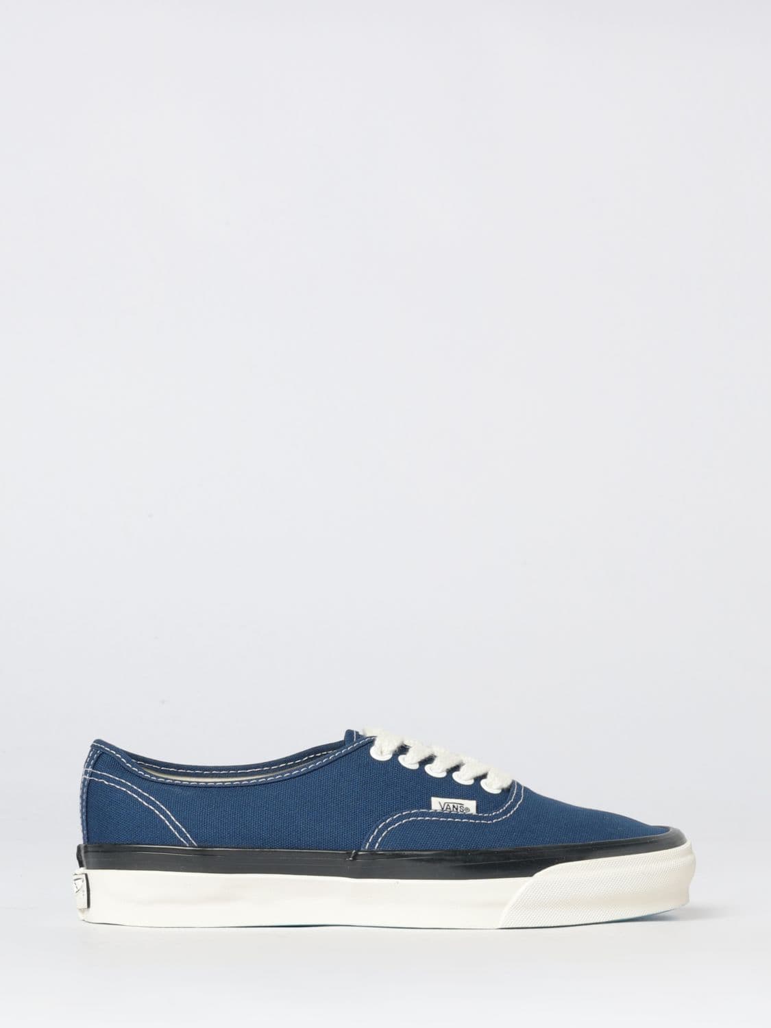 Vans LX Authentic 44 Low-Top Sneakers in Durable Cotton Canvas Fabric