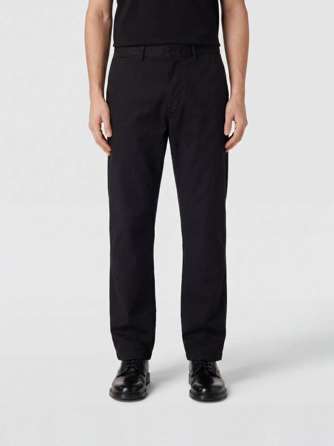 Nanamica Pants Men color Black