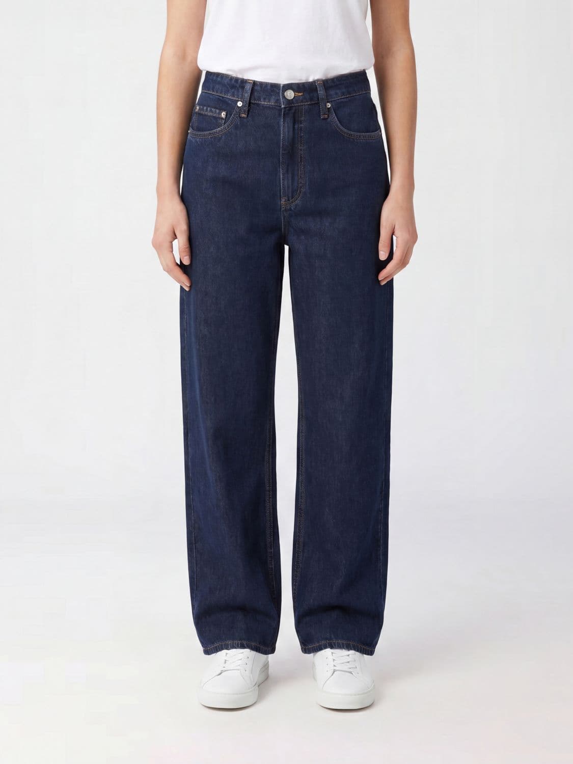 Rag & bone Logan Mid-Rise Straight-Leg Jeans in Denim
