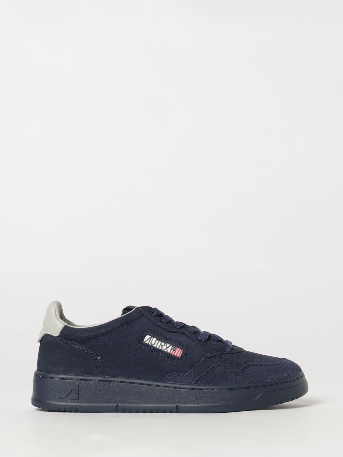 Autry Medalist Low Trainers in Smooth Calfskin with Perforated Toe