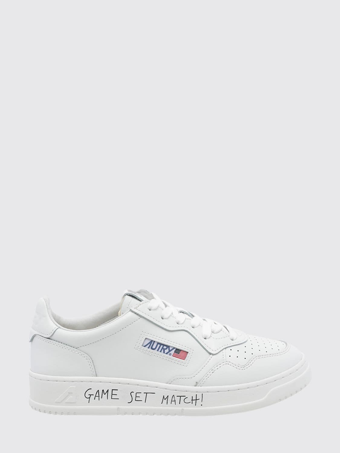 Autry Medalist Low Trainers in Smooth Calfskin with Perforated Toe
