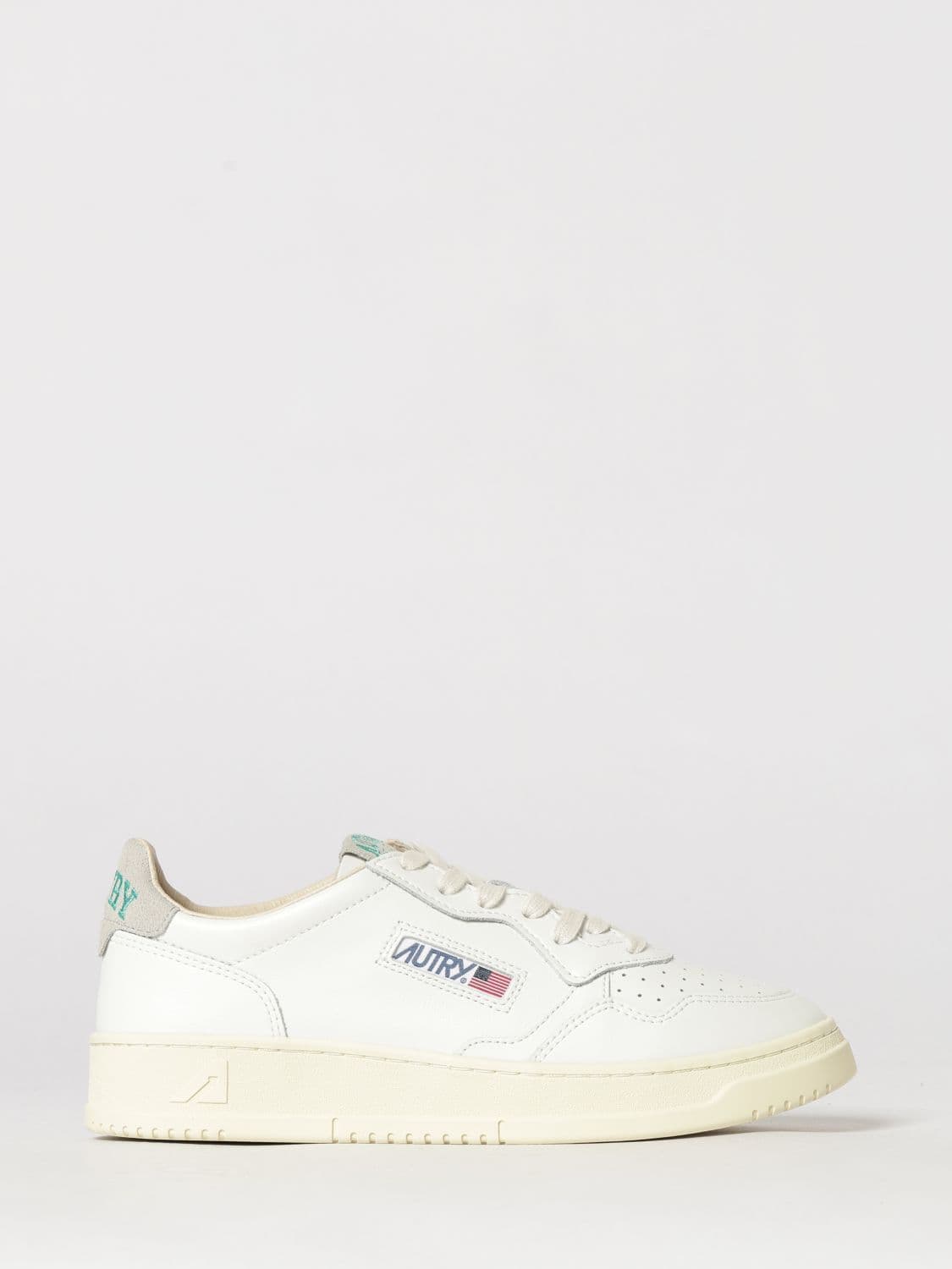 Autry Medalist Low Trainers in Smooth Calfskin with Perforated Toe