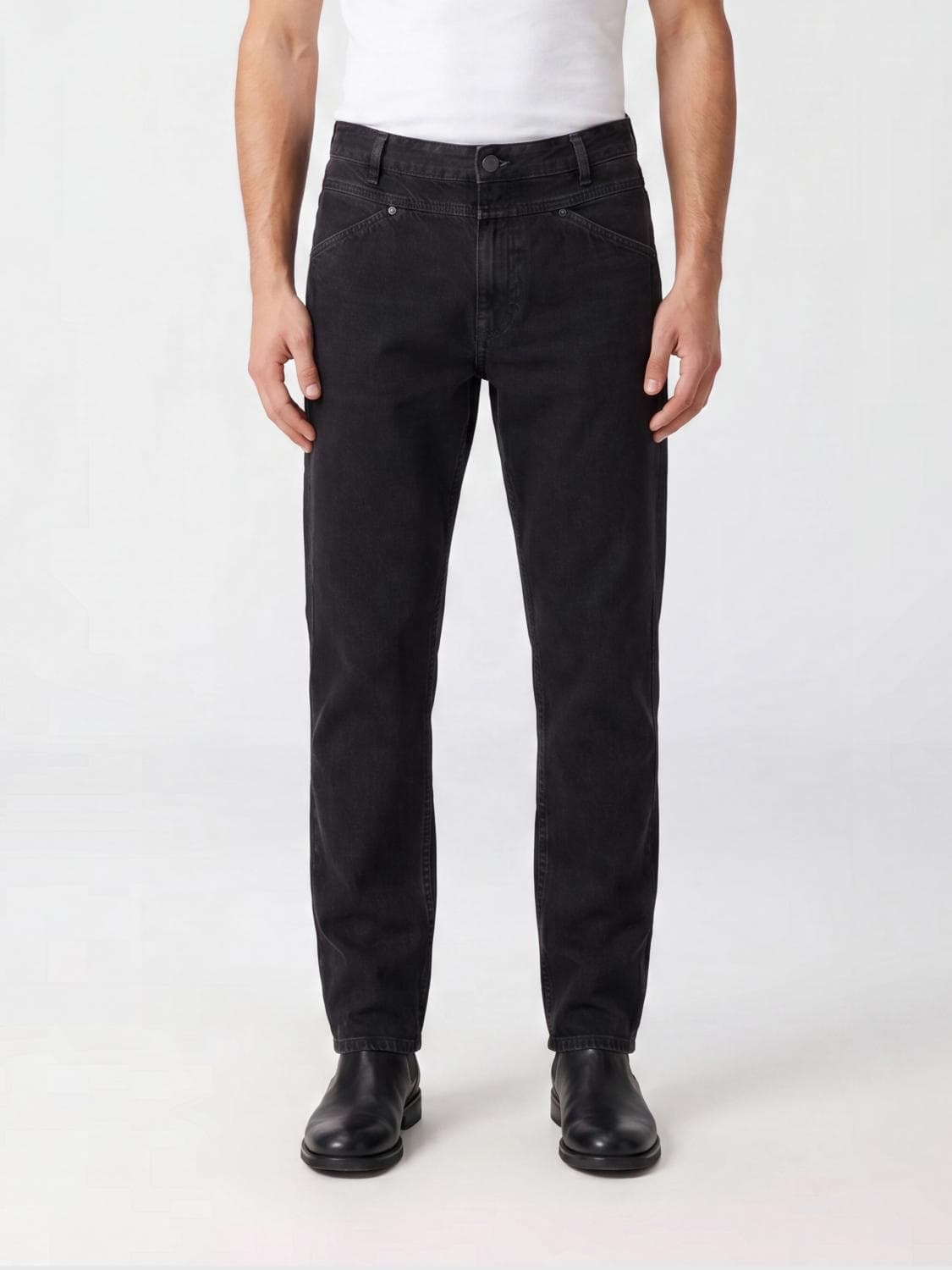 Closed X-Lent Tapered Fit Jeans in Five-Pocket Cotton Denim