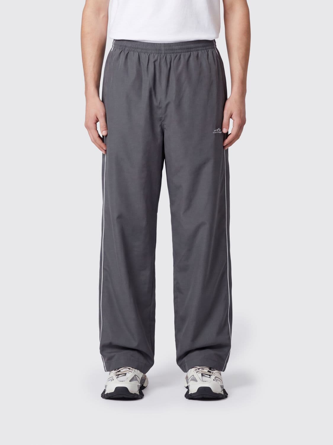 Balenciaga Pants Men color Grey