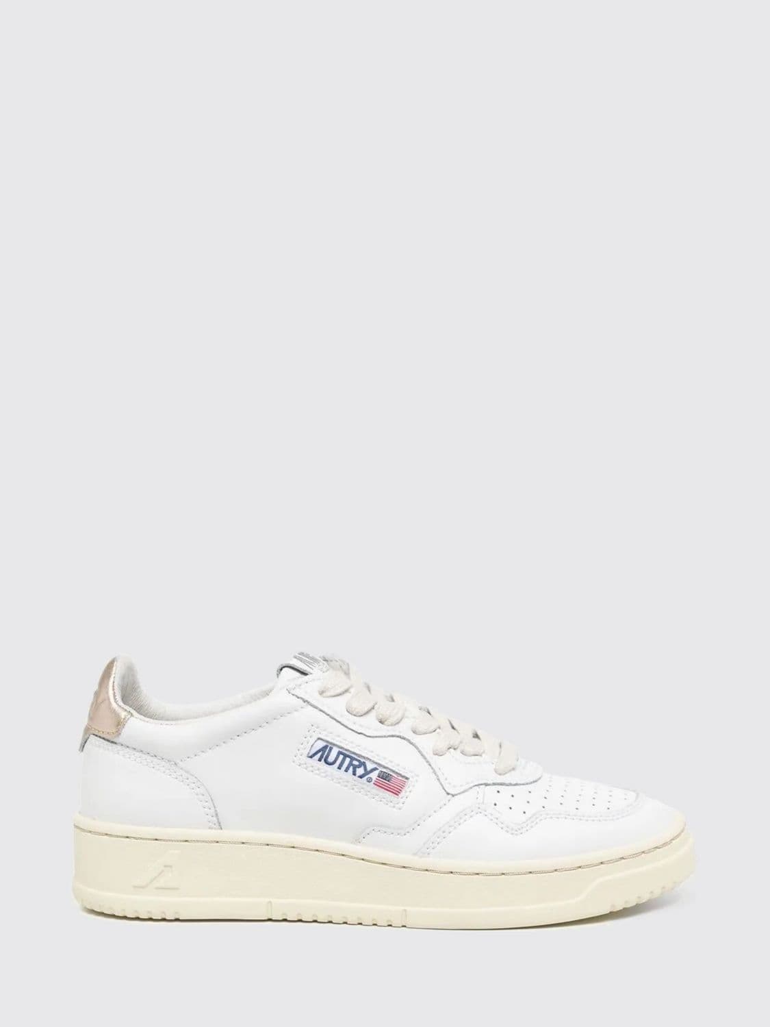 Autry Medalist Low Smooth Calfskin Trainers with Carved Logo