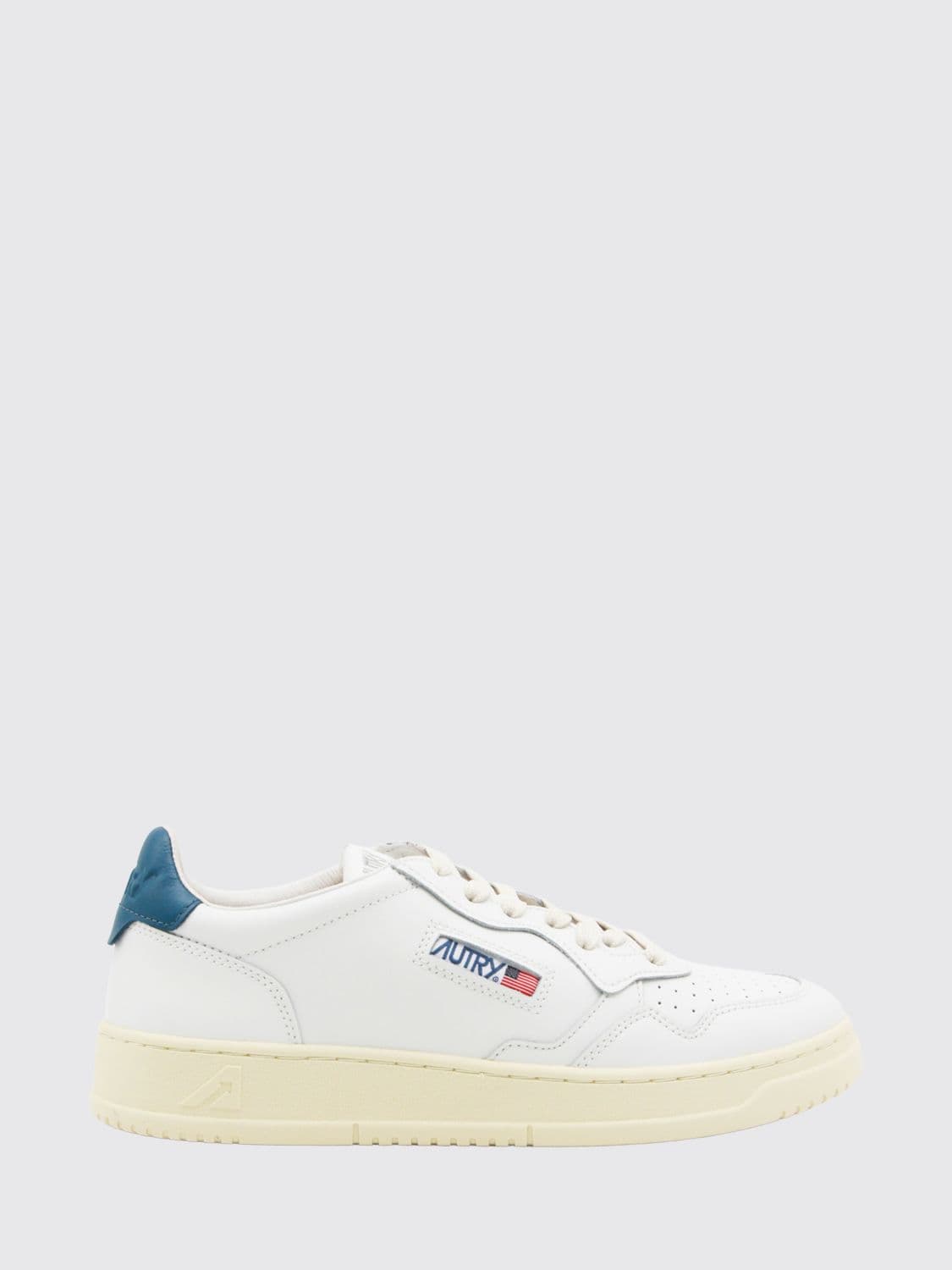 Autry Medalist Low Sneakers in Smooth Calfskin with a Bicolor Design
