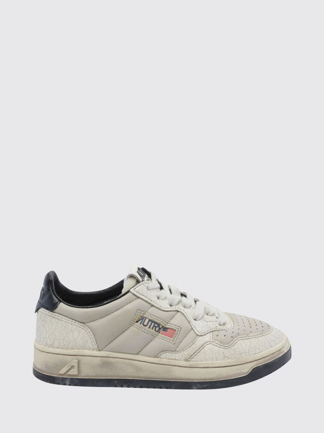 Autry Medalist Low Super Vintage Bicolour Leather Trainers with Worn Effect