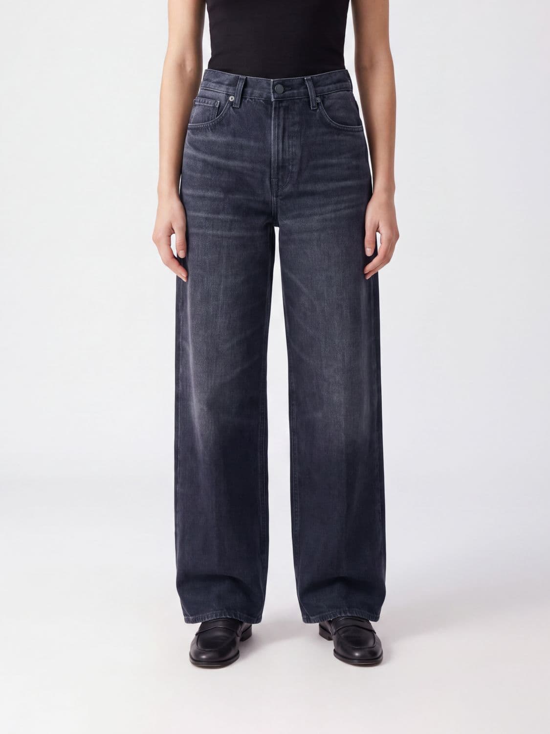 Haikure Earl Mid-Rise Wide-Leg Jeans in Denim with Five-Pocket Design