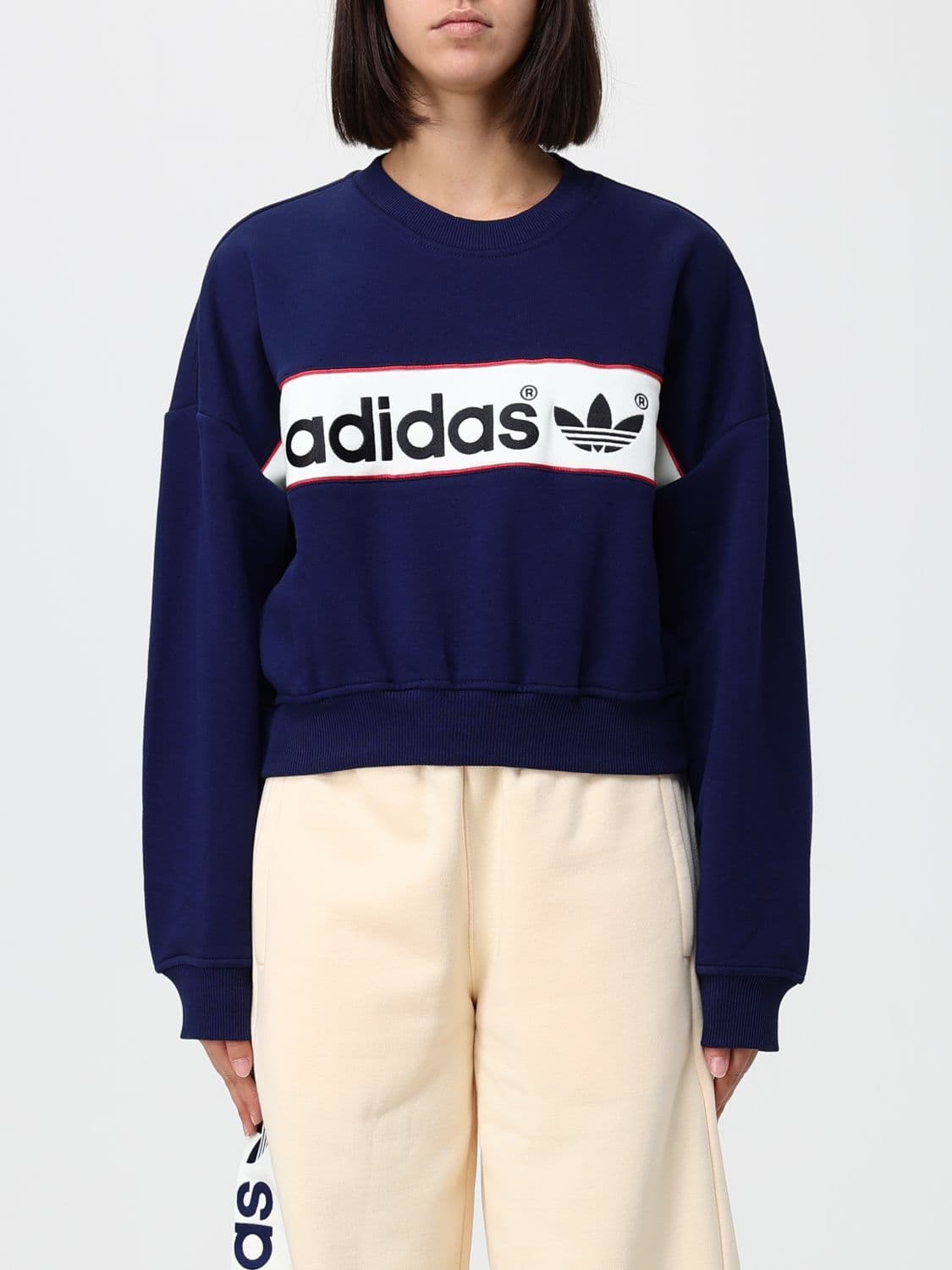 Adidas Originals Relaxed Fit Crewneck Sweatshirt in Cotton Blend with Contrast Logo
