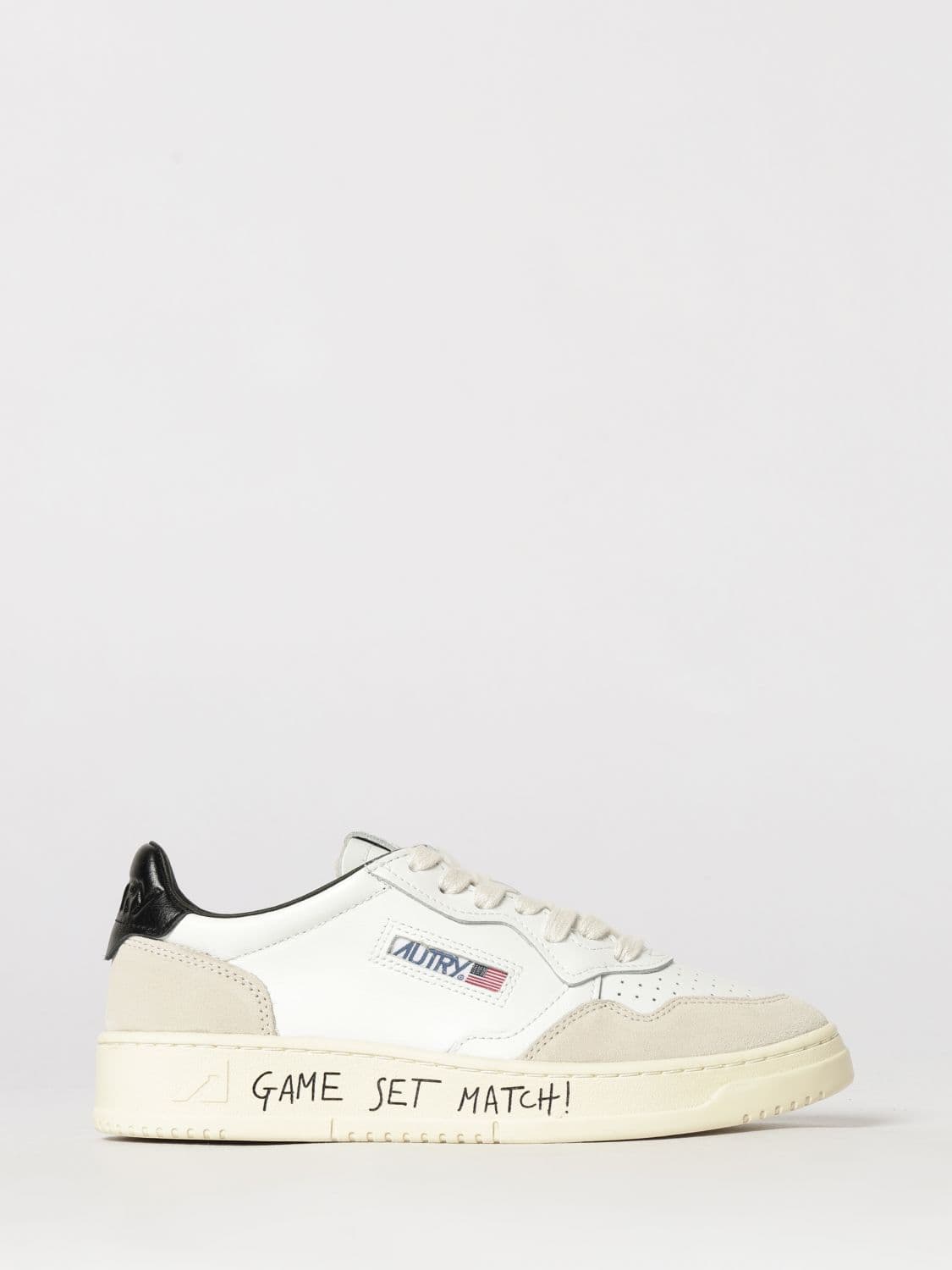 Autry Medalist Low Sneakers in Smooth Calf Leather with Perforated Toe