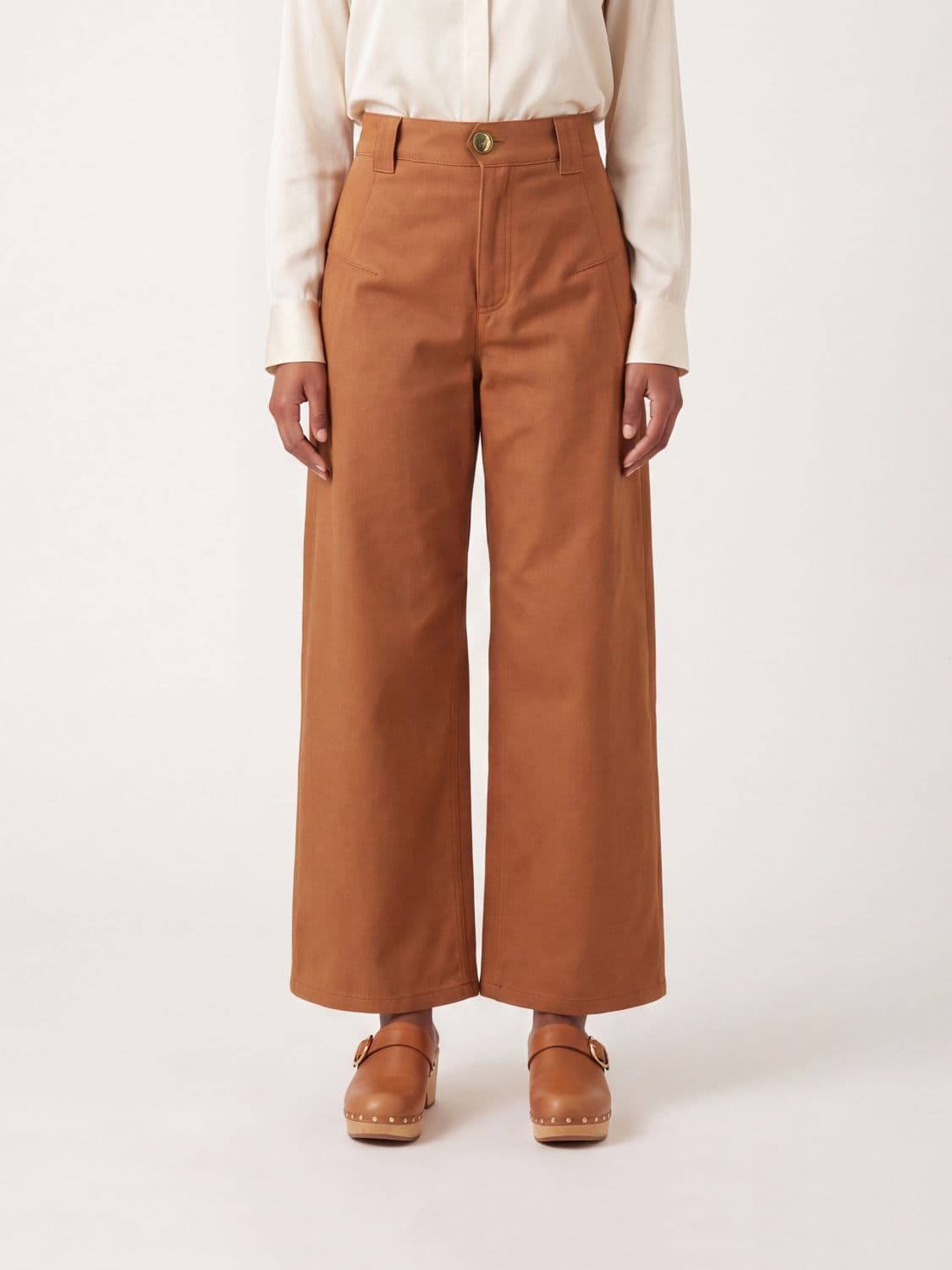 Chloé High-Waisted Wide-Leg Cotton Trousers with Slant Pockets
