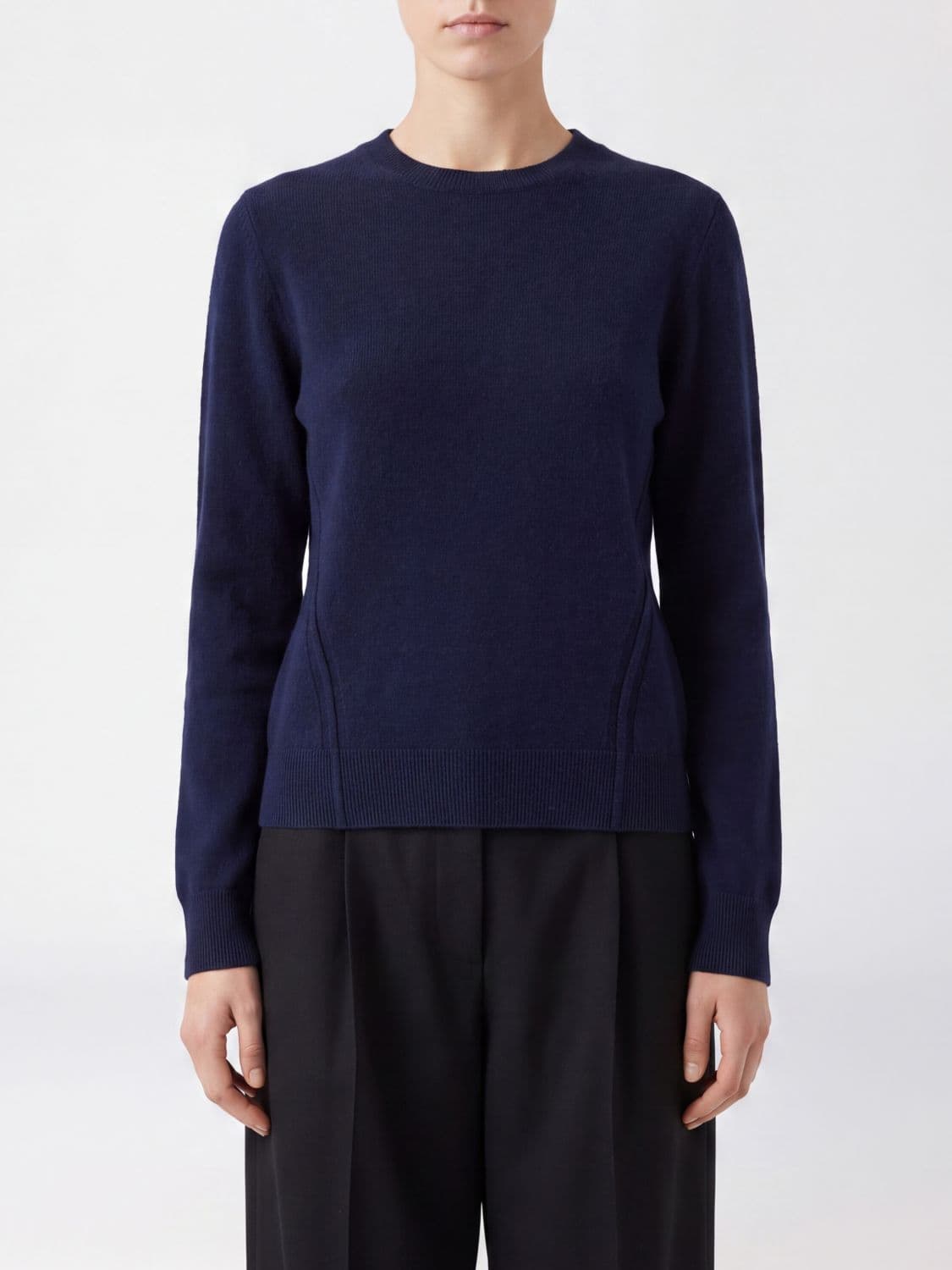 Jil Sander Long-Sleeved Crewneck Jumper in Pure Cashmere with a Slim Fit