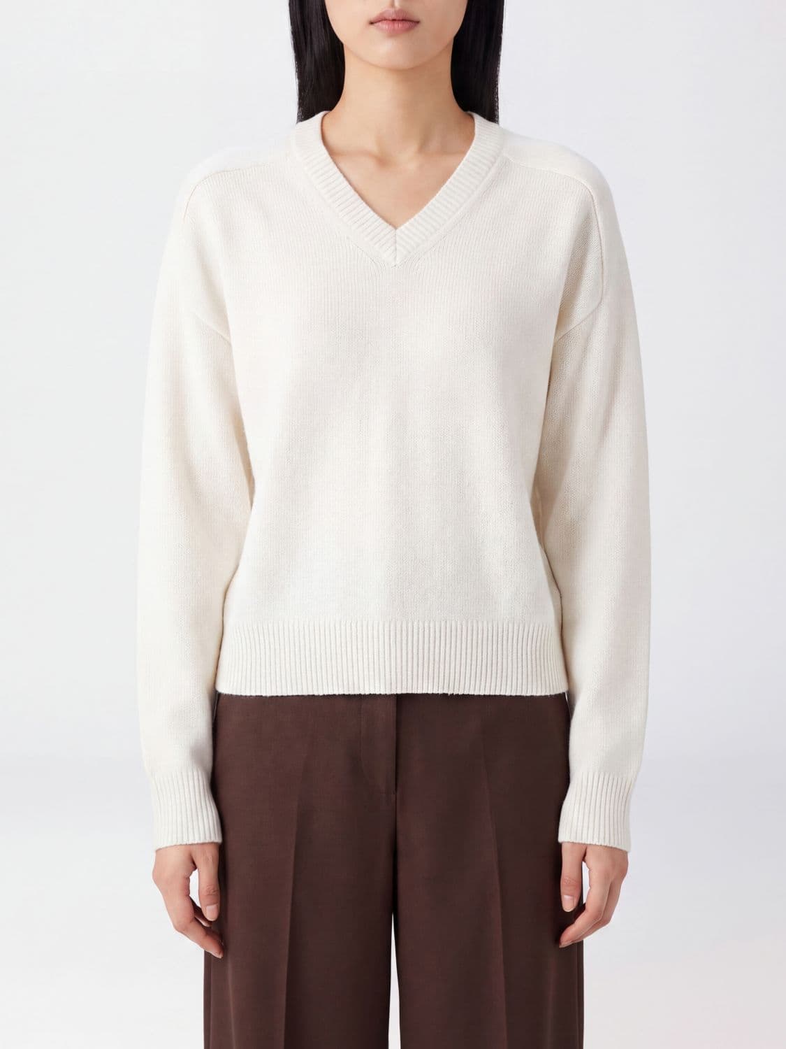 Loulou De Saison Relaxed Fit V-Neck Jumper in Pure Cashmere