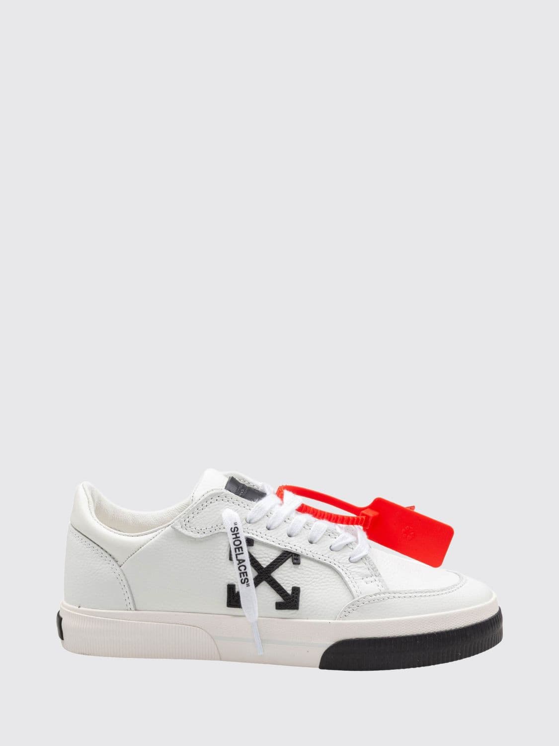 Off-White Vulcanized Low-Top Leather Sneakers with Contrasting Arrow Logo