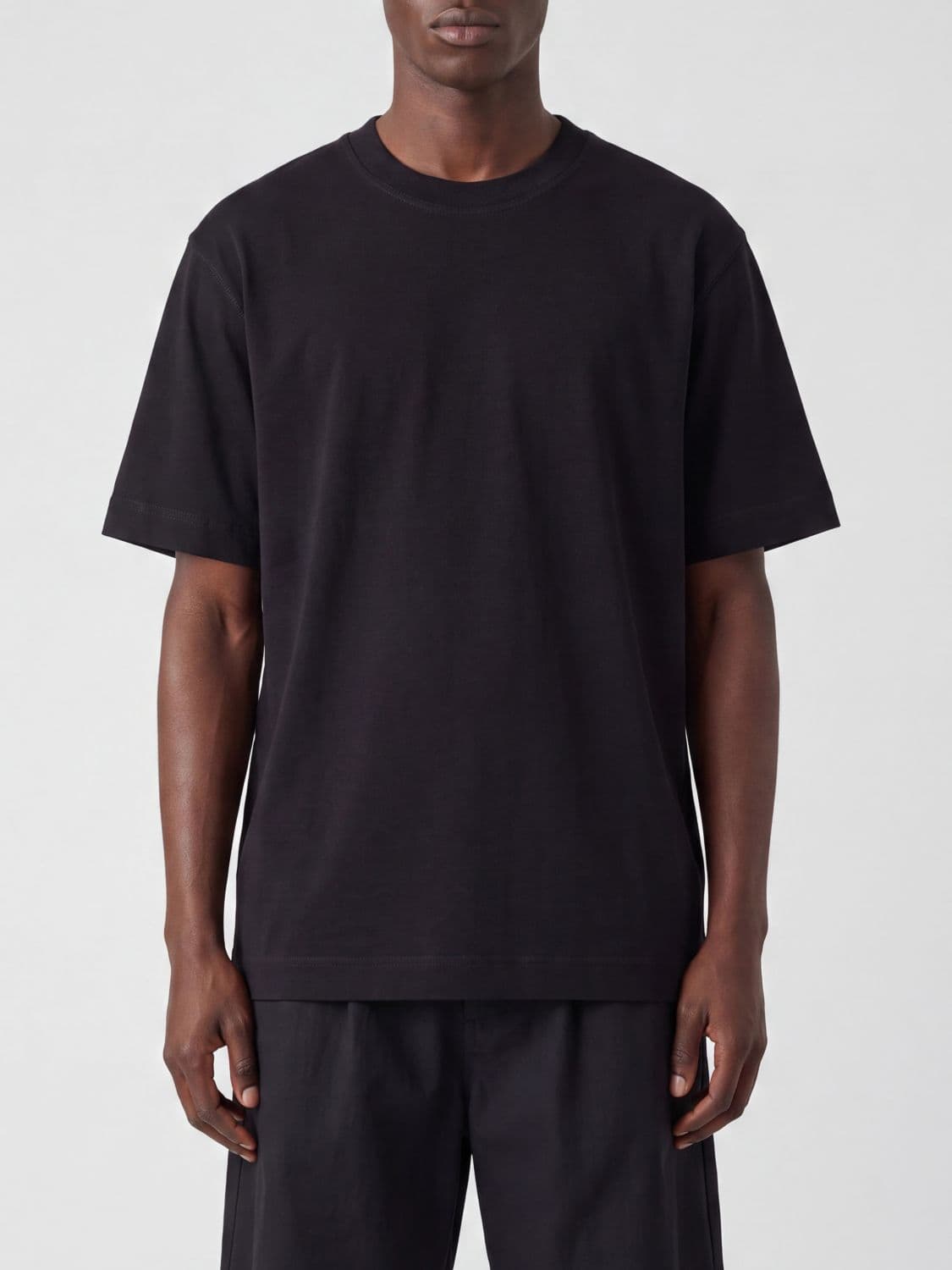 Closed Basic Crew Neck T-Shirt in Pure Organic Cotton with a Straight Hem