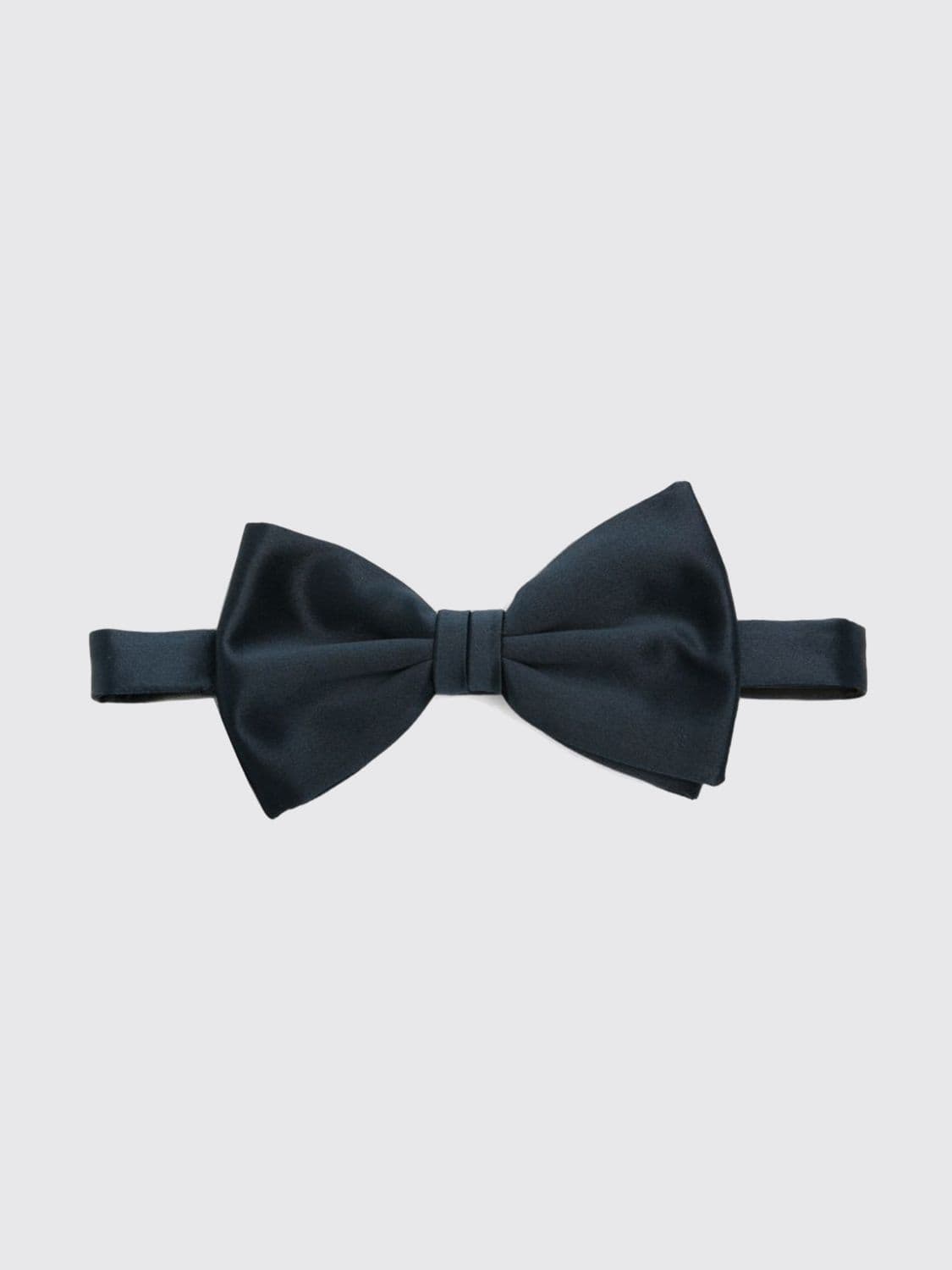 Brioni Butterfly Bow Tie in Pure Silk for Ceremonies and Formal Events