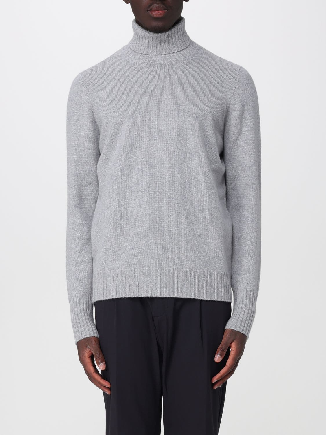 Drumohr Long-Sleeved Turtleneck in Pure and Soft 100% Lambswool