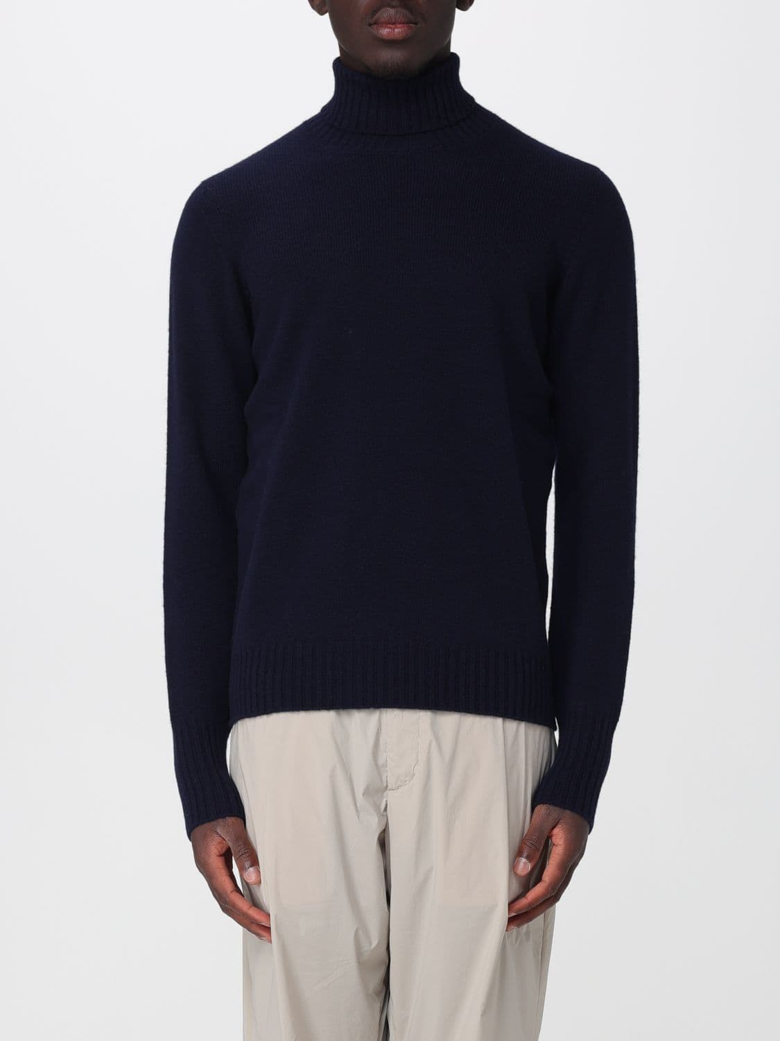 Drumohr Long-Sleeved Turtleneck in Pure and Soft 100% Lambswool