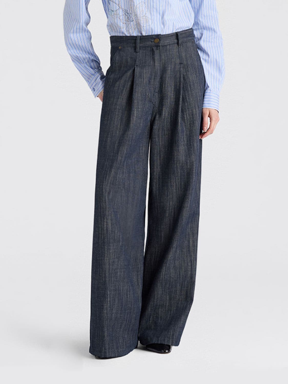 Momonì Oak High-Waisted Wide Leg Jeans in Cotton Denim with Pleats