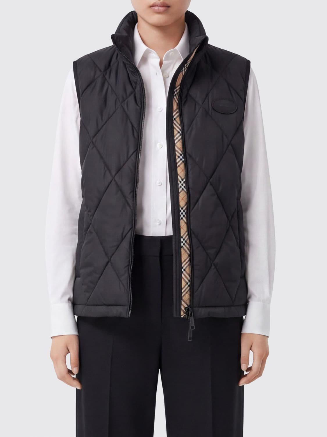 Burberry Quilted Nylon Gilet with High Neck and Zip Closure