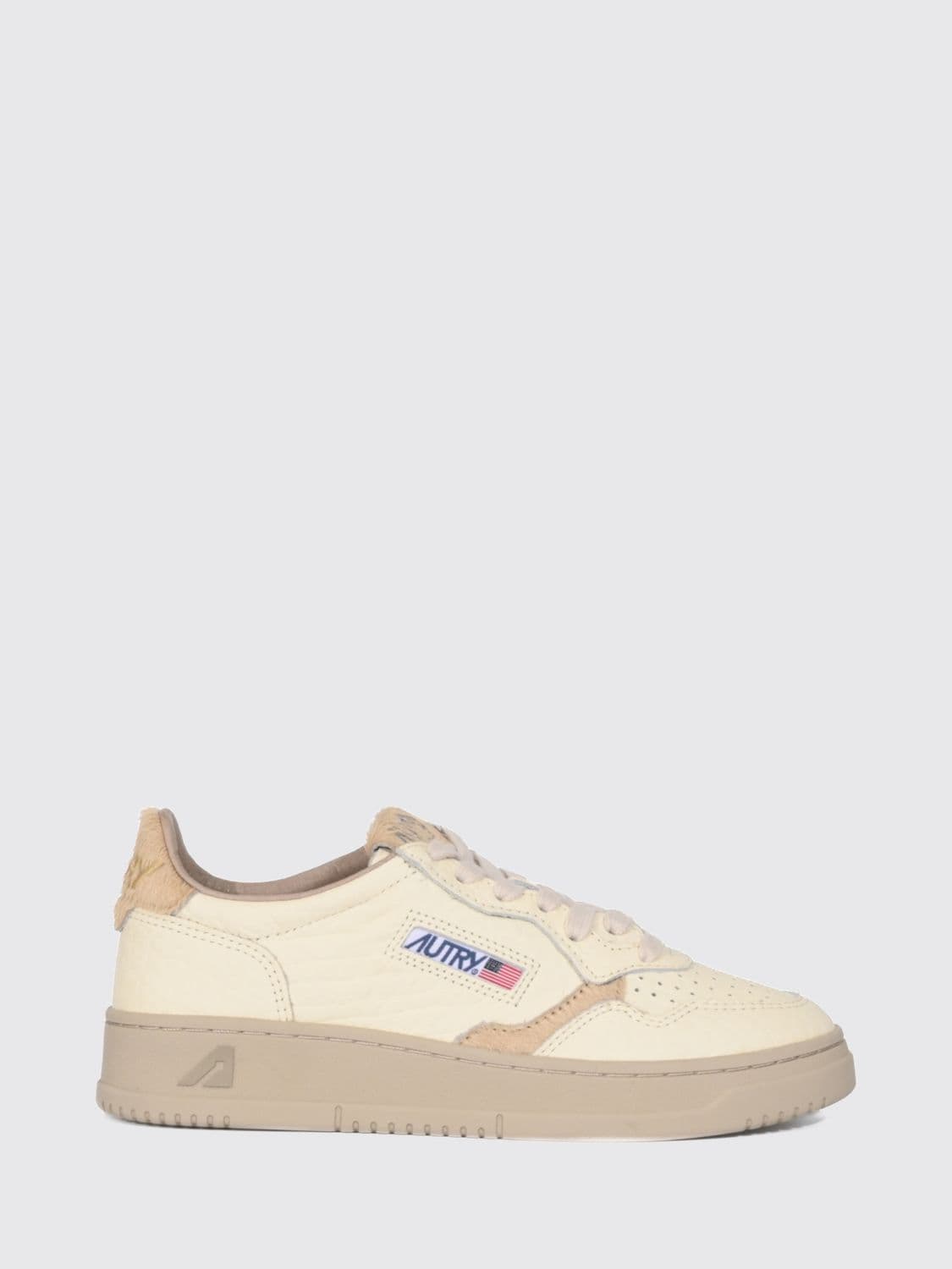 Autry Medalist Low Grained Leather Trainers with Perforated Toe