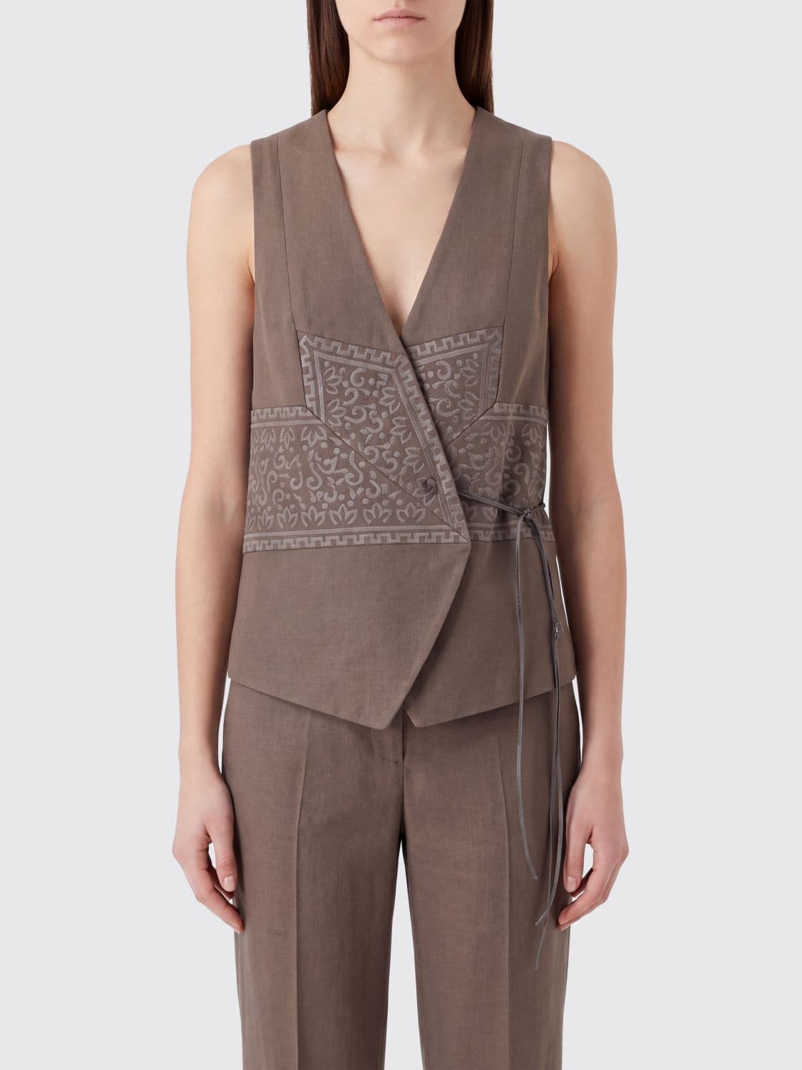 Giorgio Armani Jacquard Silk and Wool Blend Wrap Waistcoat with Tie Closure