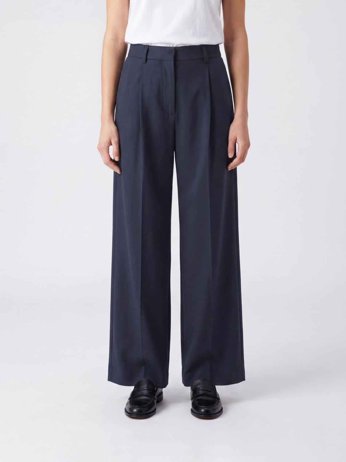 Thelatest Billie High-Waisted Wide-Leg Pleated Trousers in Wool Blend