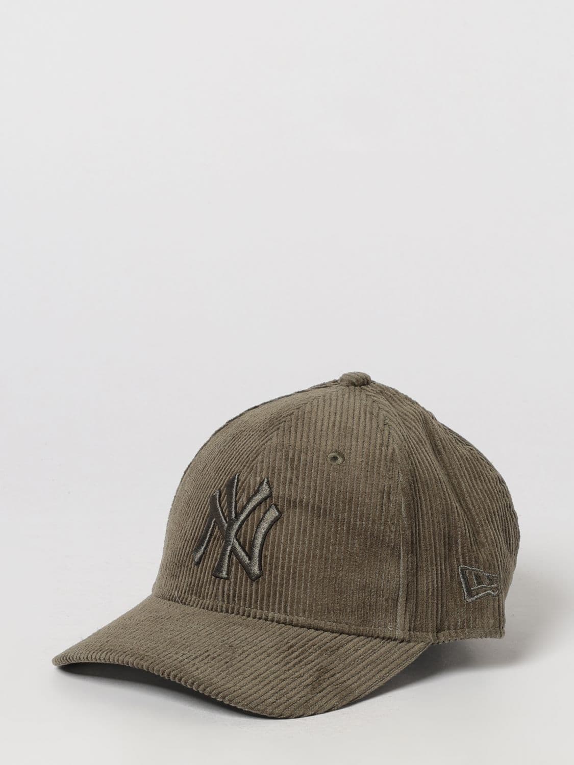 New Era 9Forty NY Yankees Tone-on-Tone Corduroy Baseball Cap