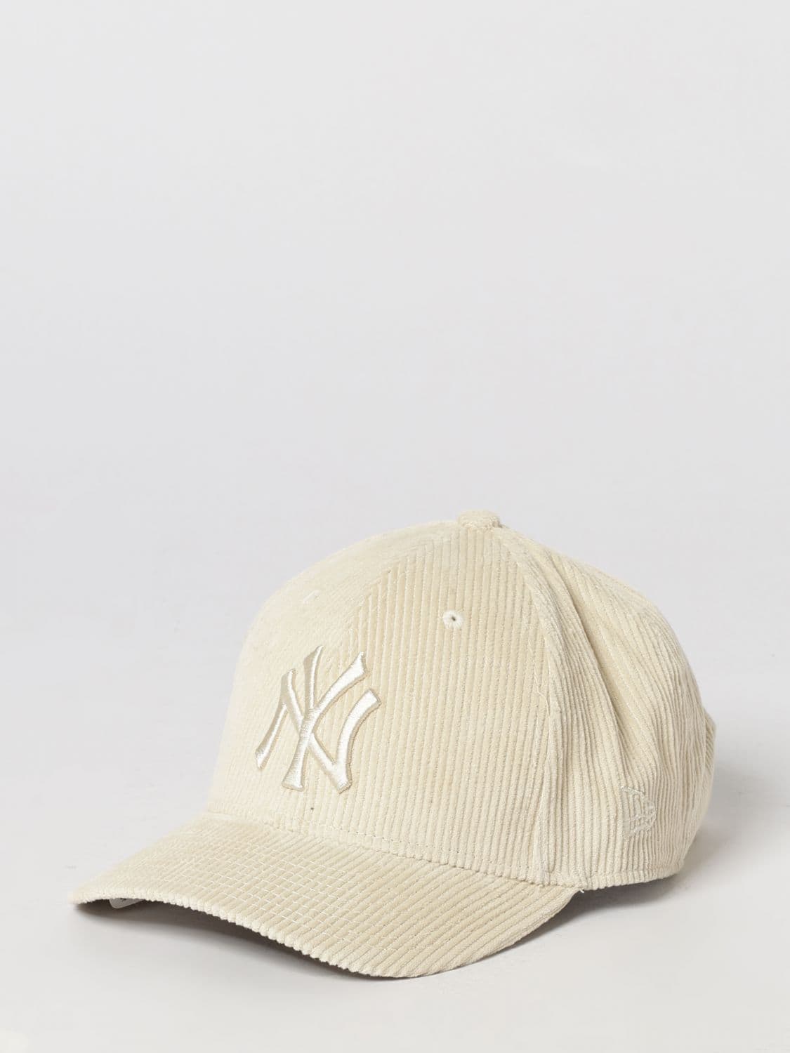 New Era 9Forty NY Yankees Tone-on-Tone Corduroy Baseball Cap